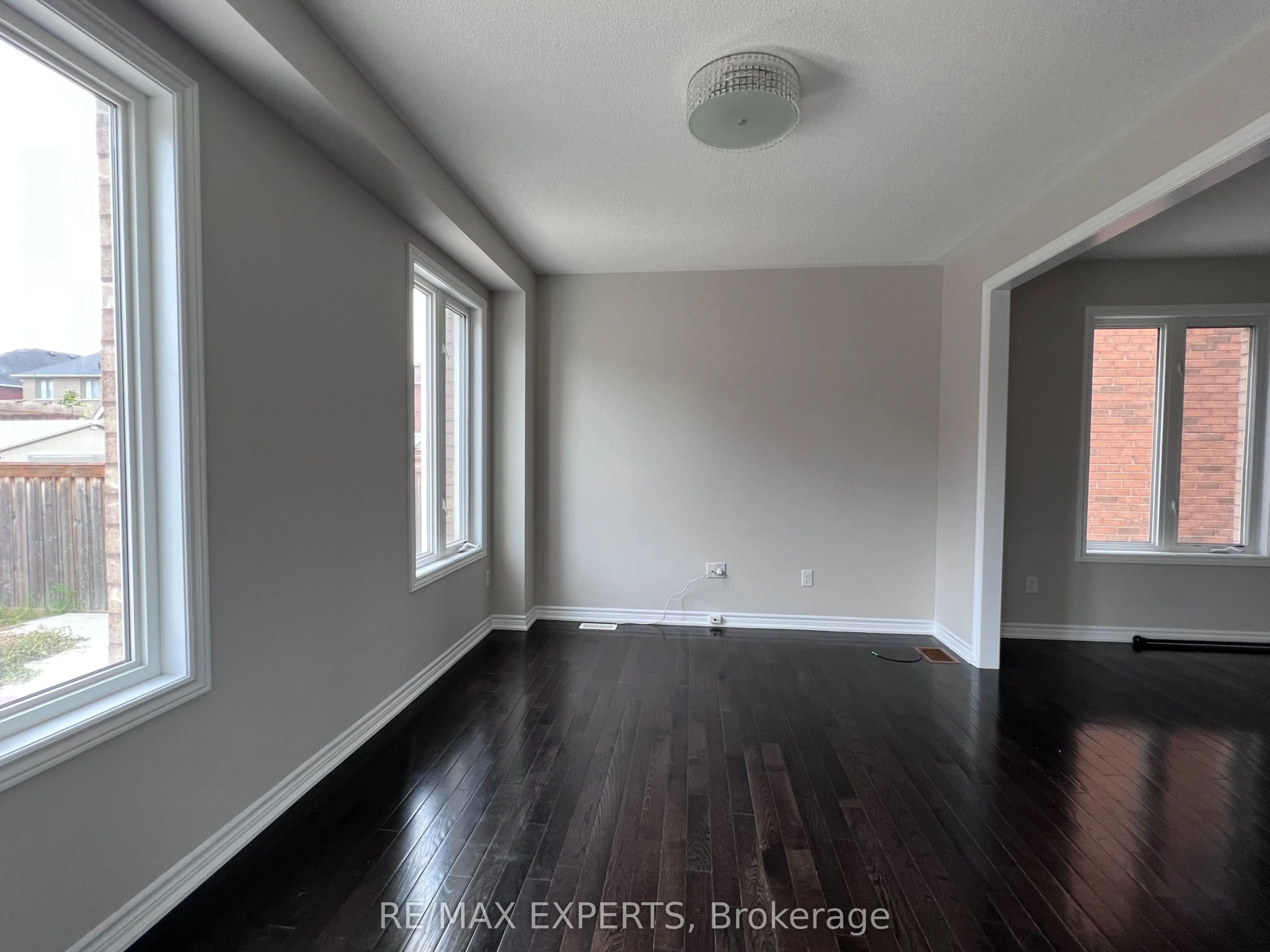 2205 Dawson Crescent