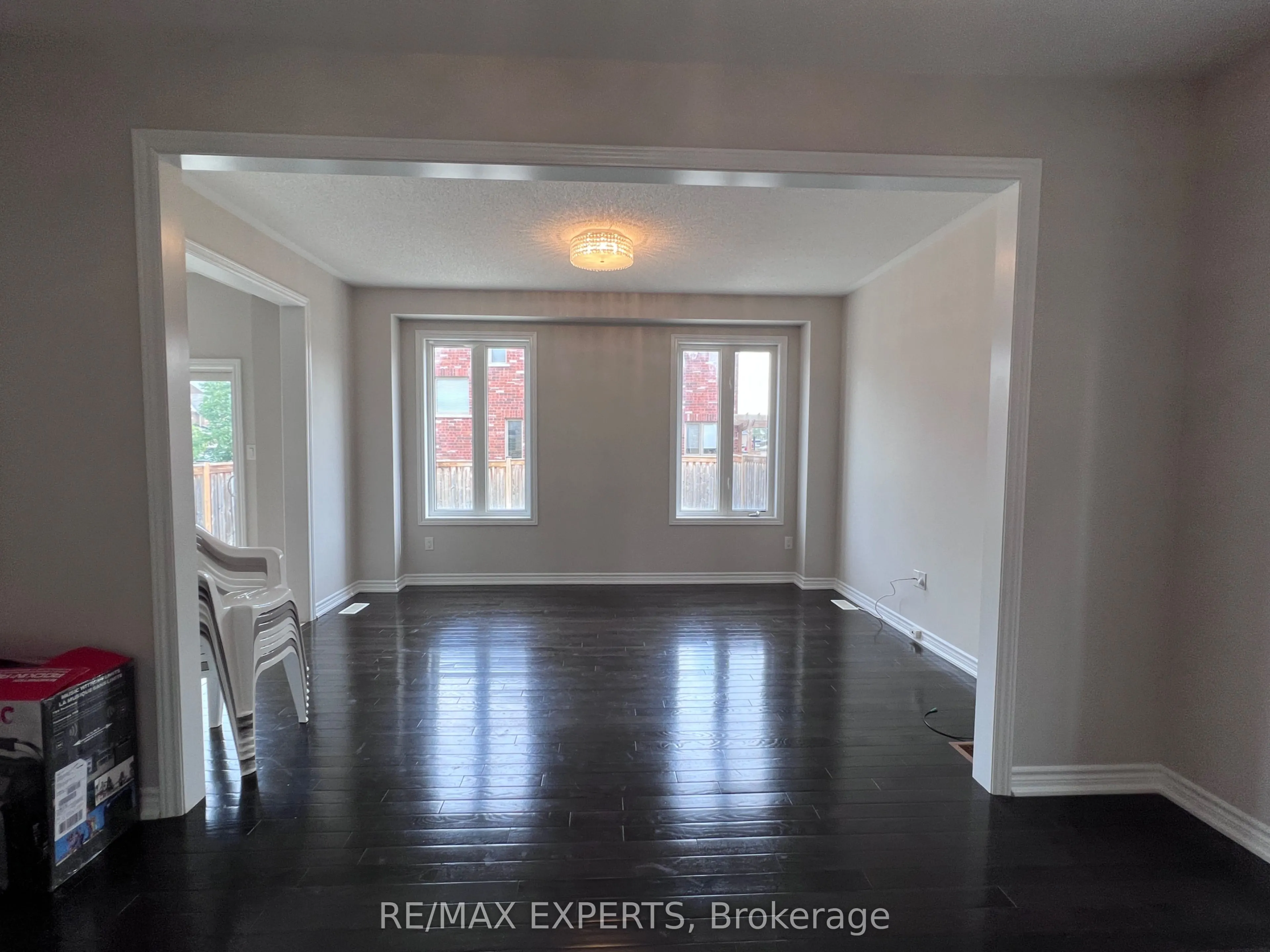 2205 Dawson Crescent