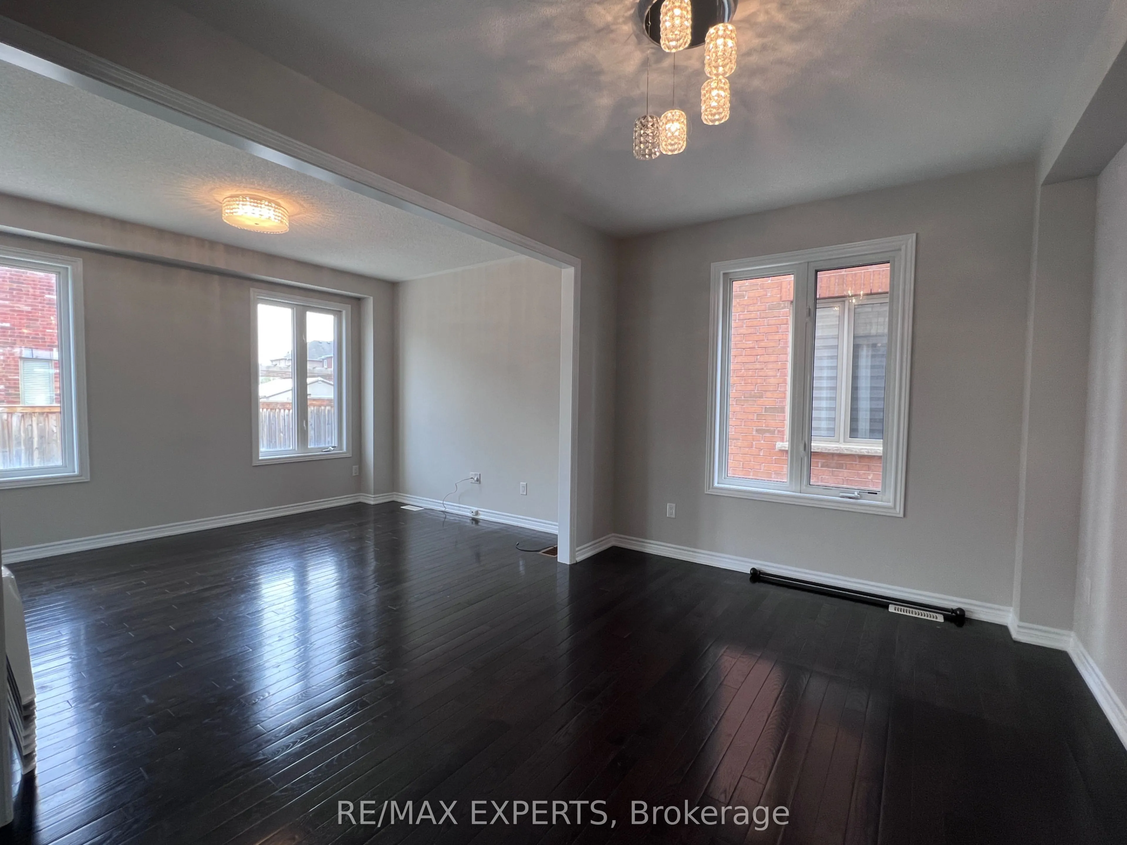 2205 Dawson Crescent