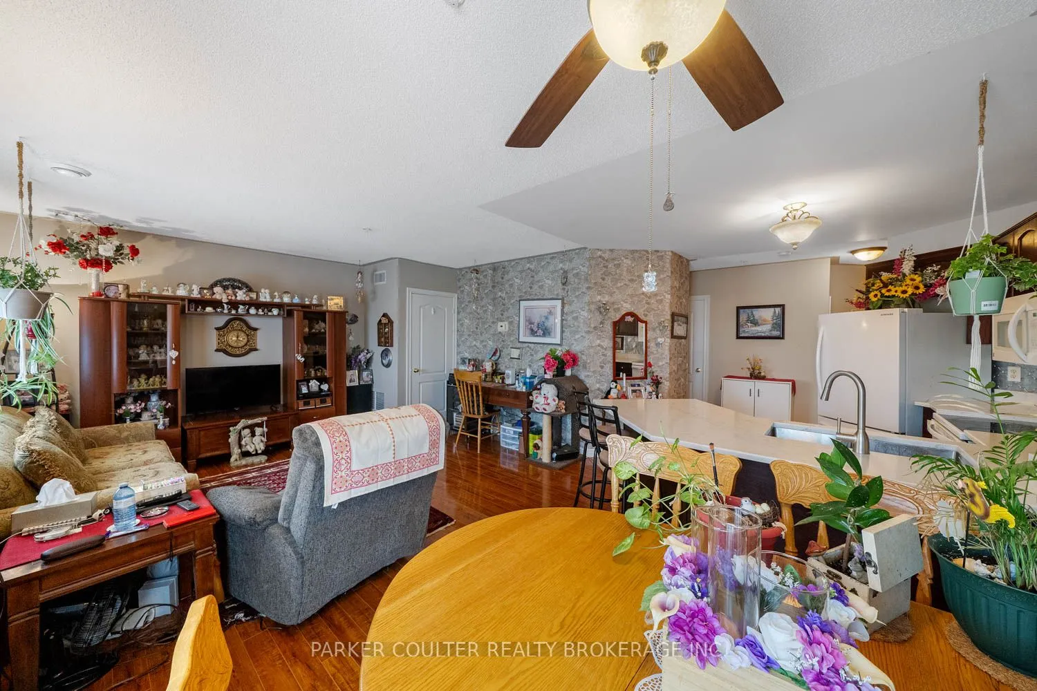 112 Simcoe Road, #301