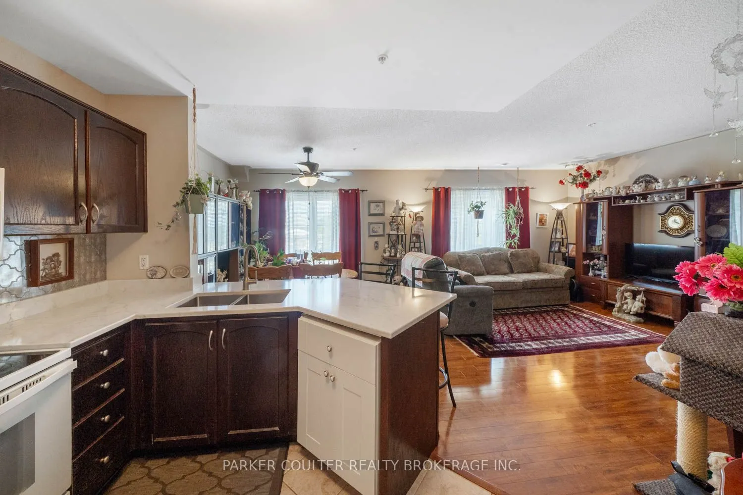 112 Simcoe Road, #301