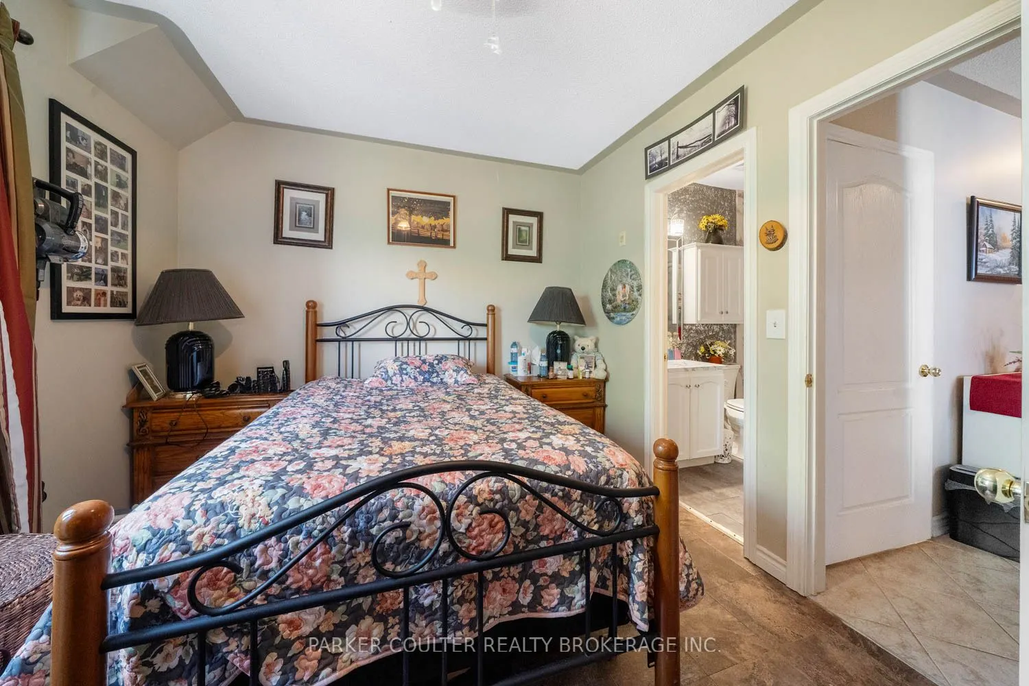 112 Simcoe Road, #301