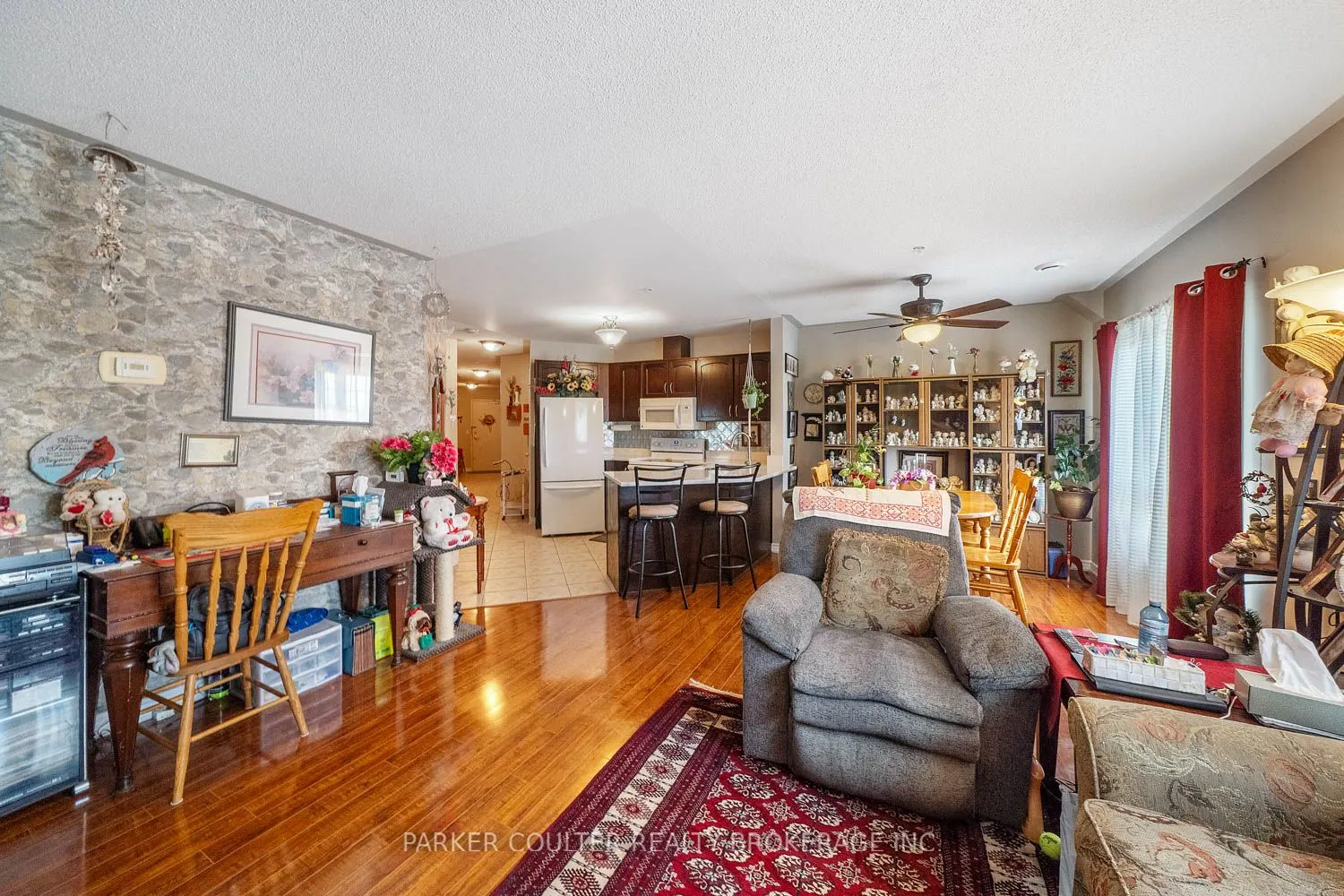 112 Simcoe Road, #301