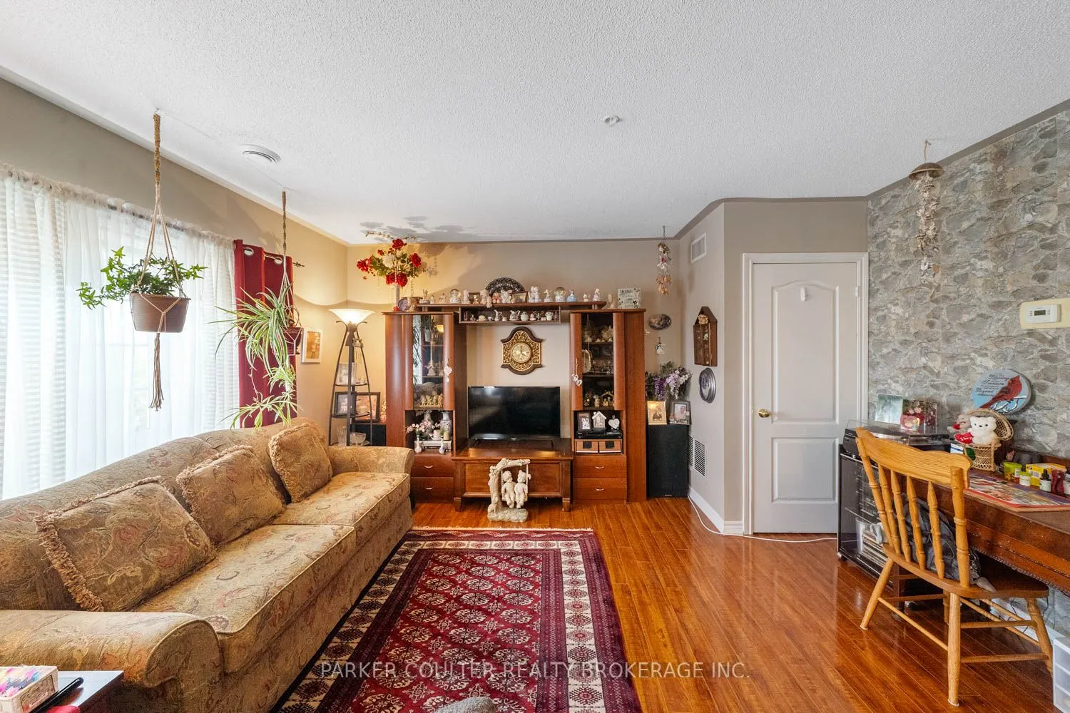 112 Simcoe Road, #301