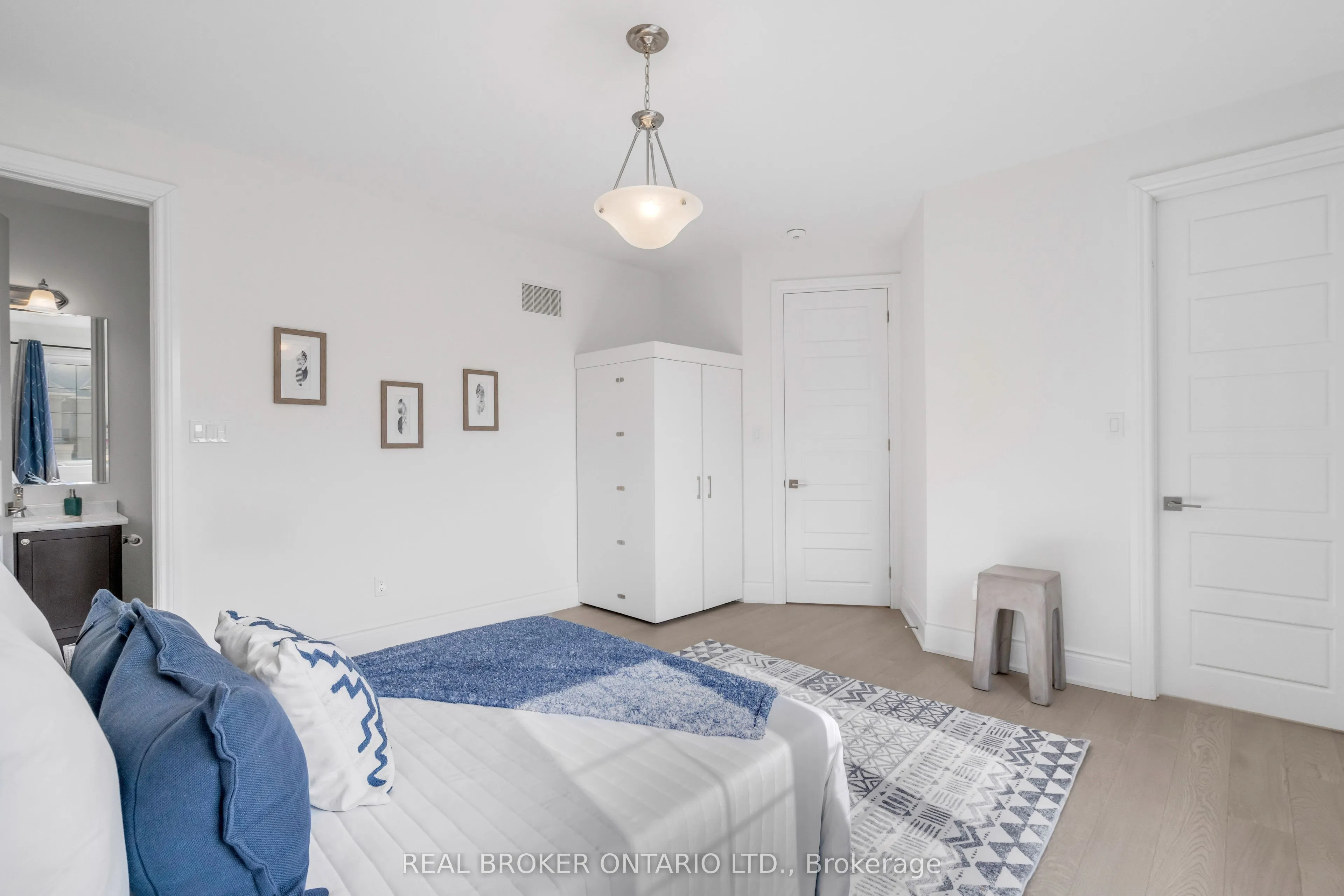 18 Ridgepoint Road