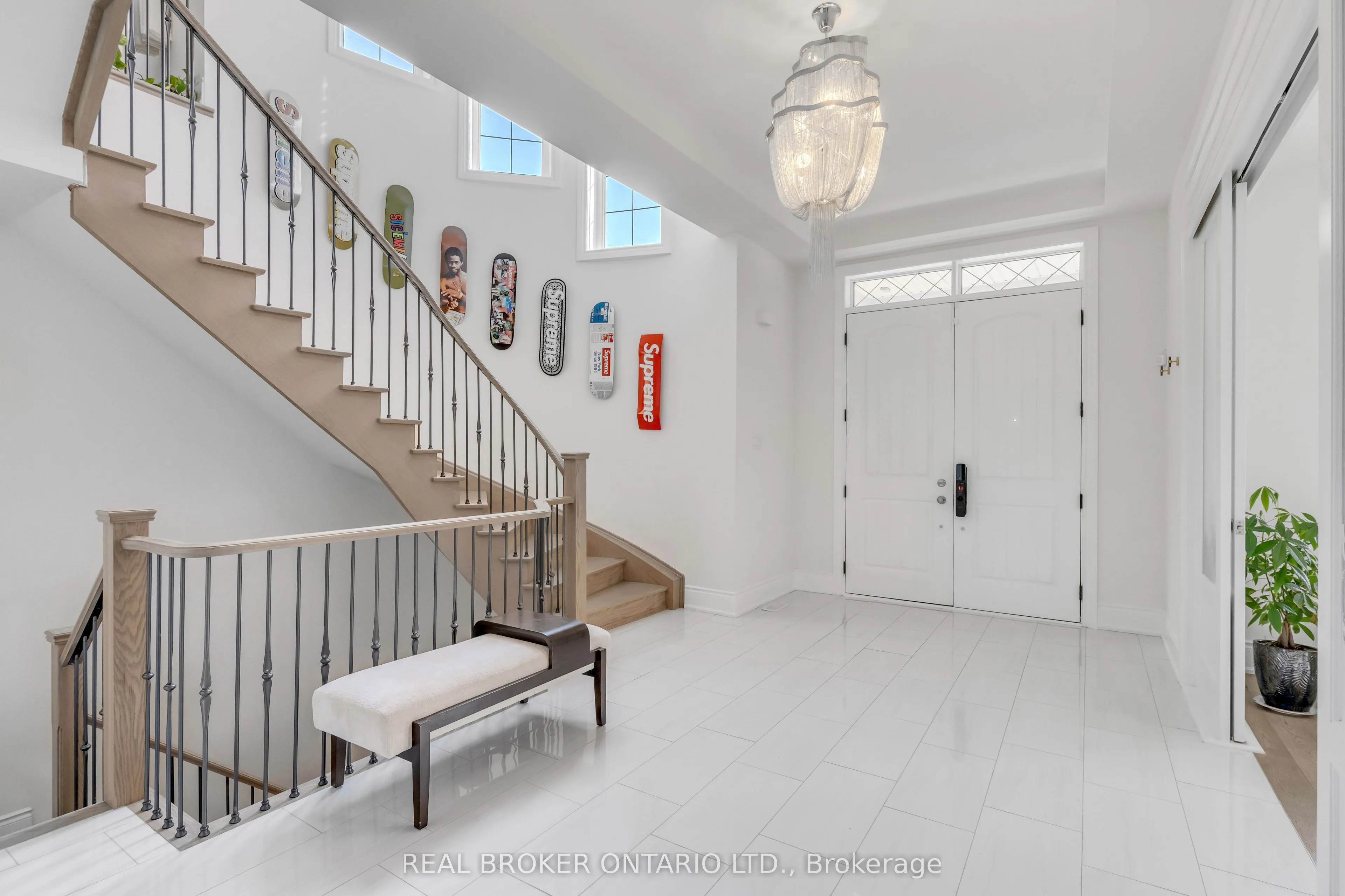 18 Ridgepoint Road