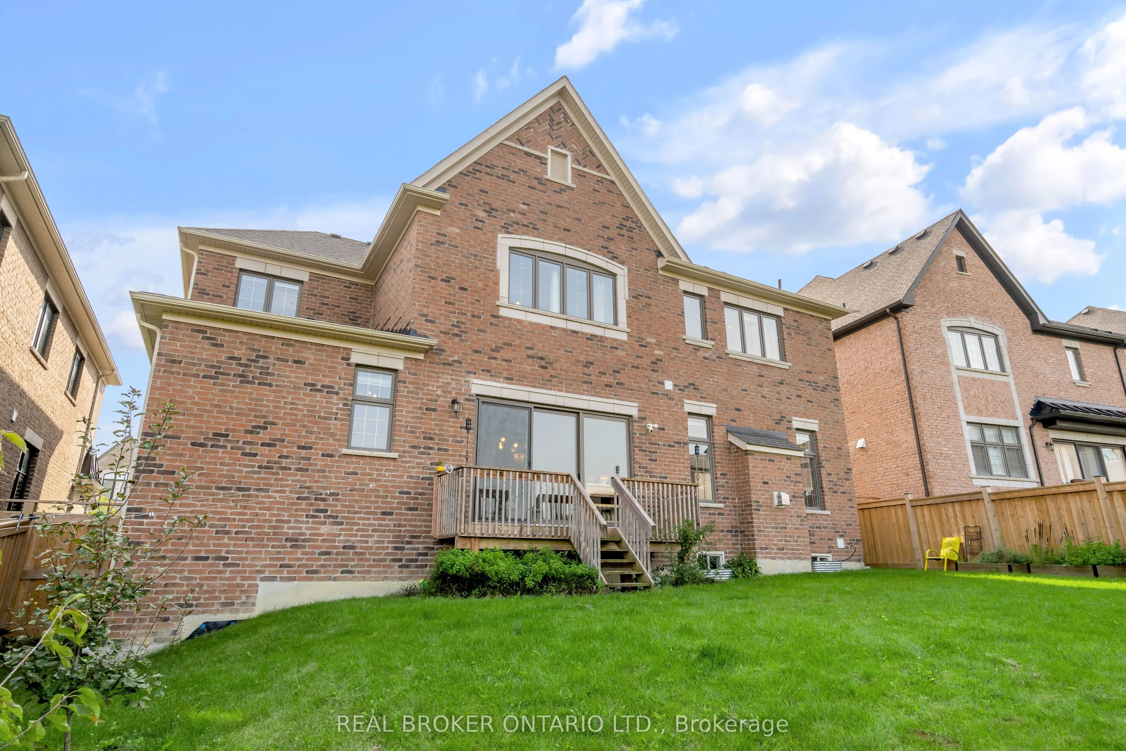 18 Ridgepoint Road