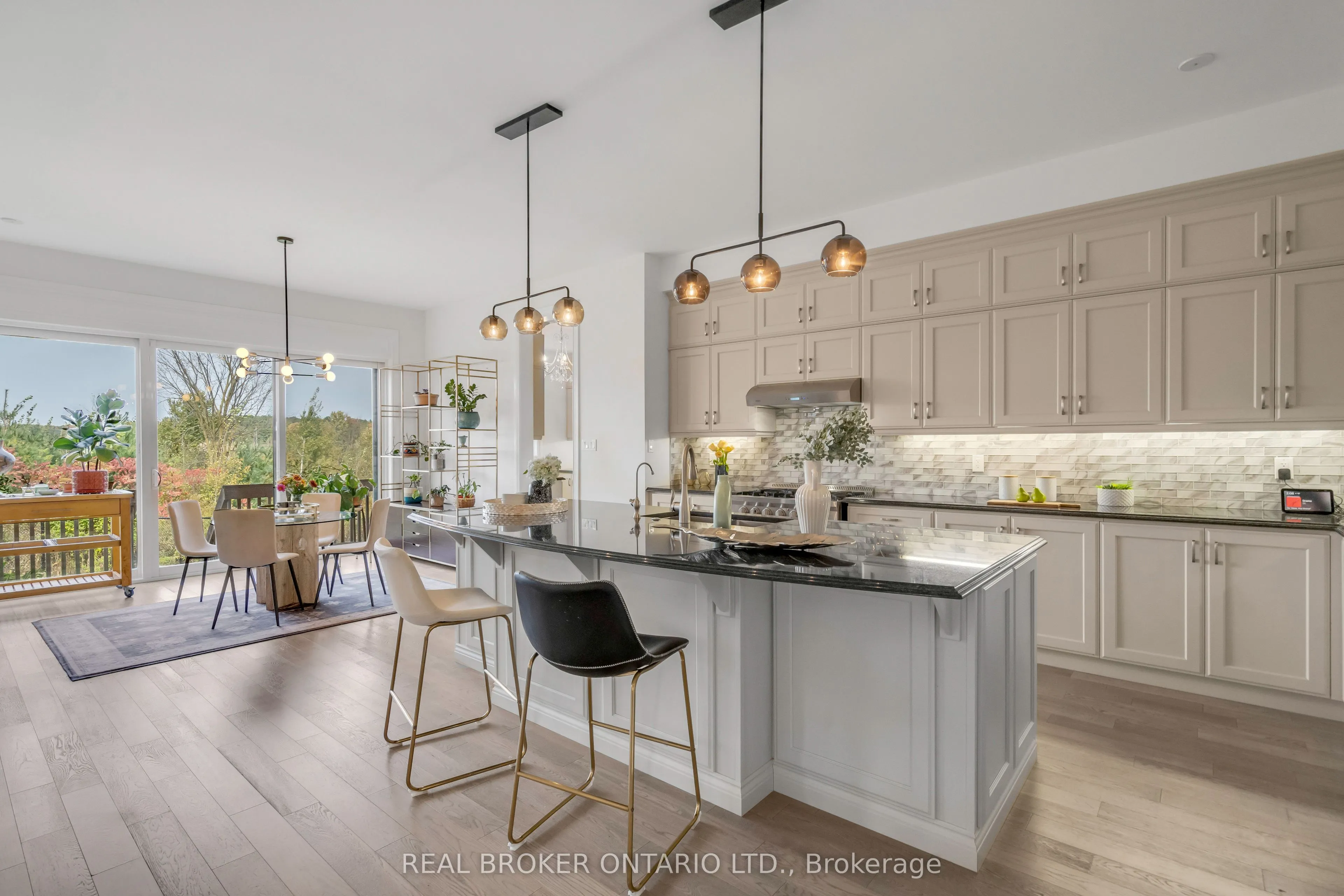 18 Ridgepoint Road
