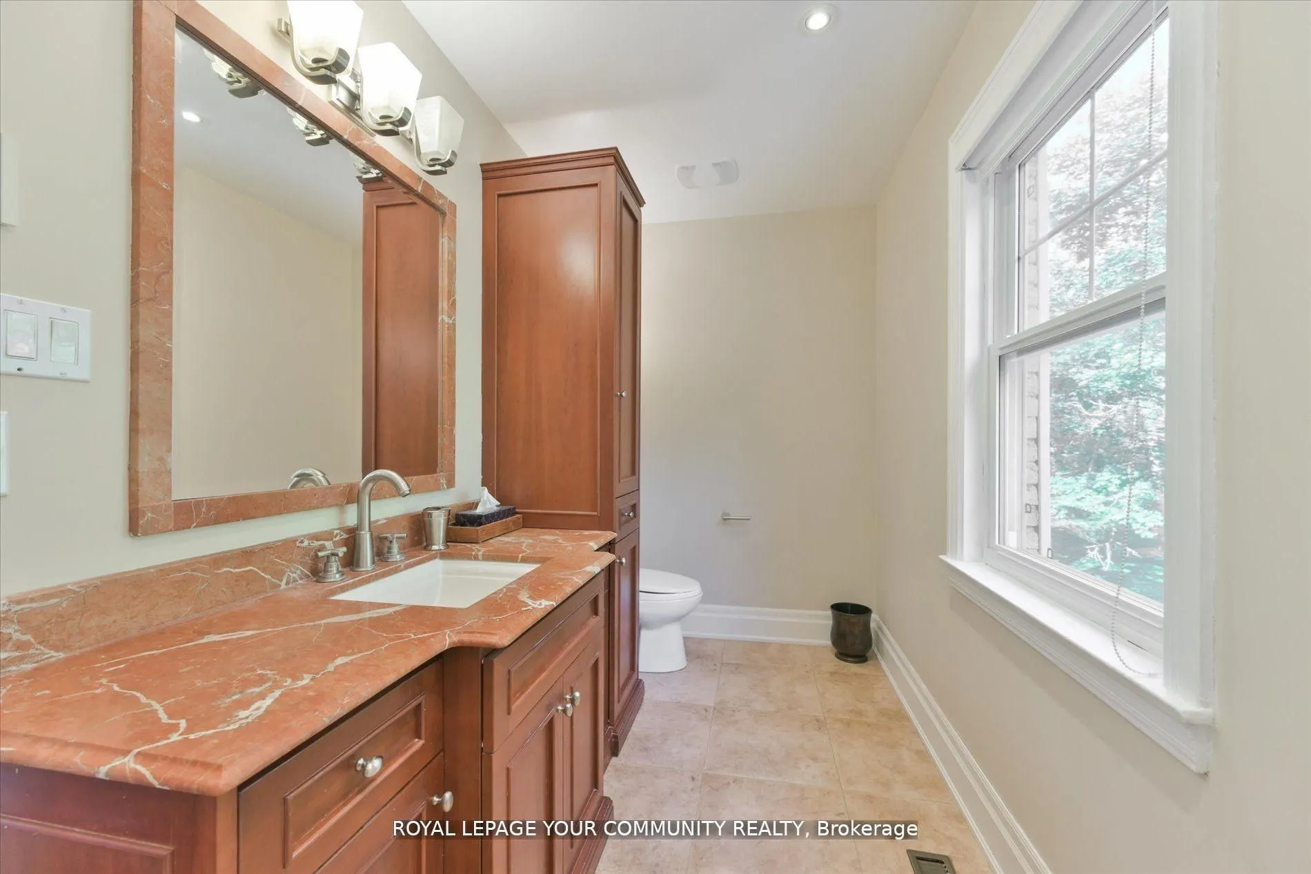 7 Skyview Lane