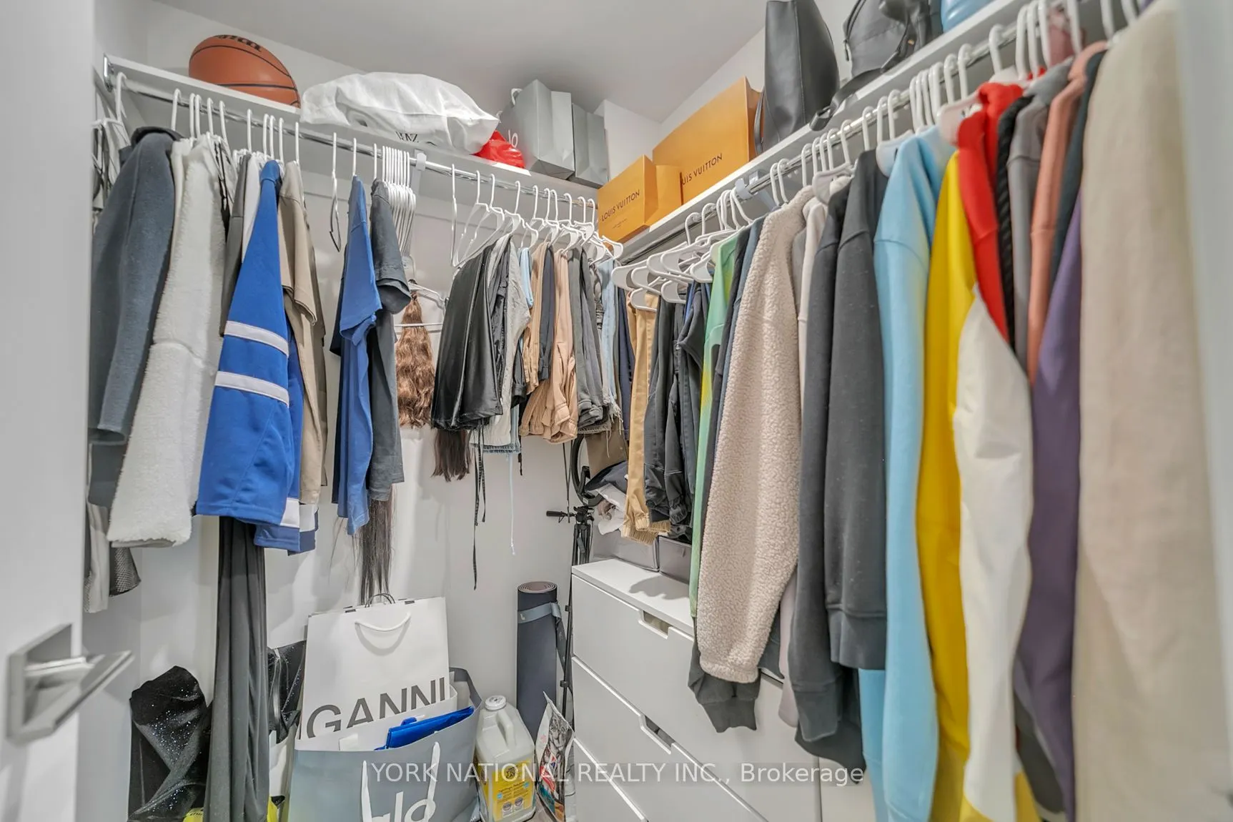 3 Bond Crescent, #10