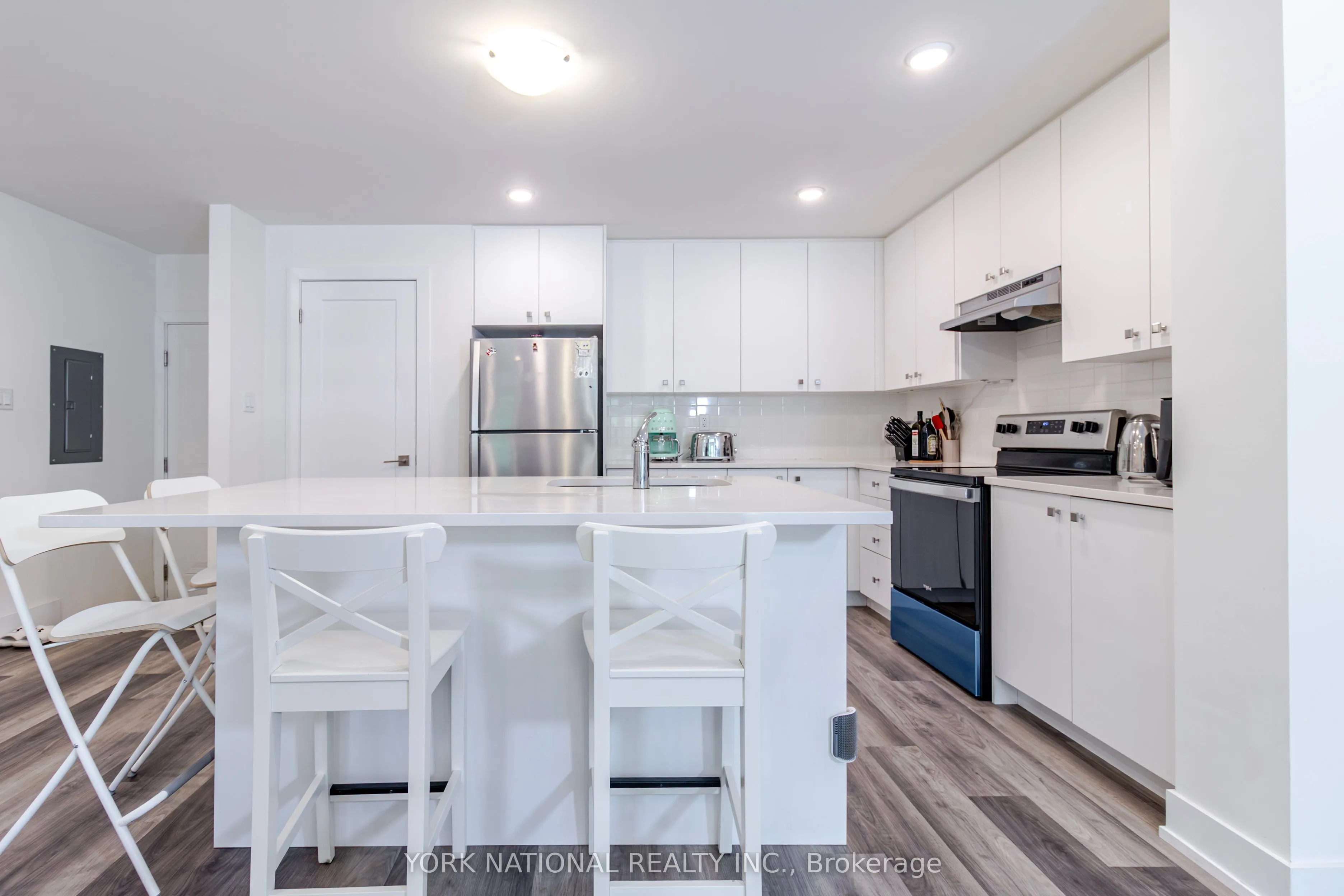 3 Bond Crescent, #10