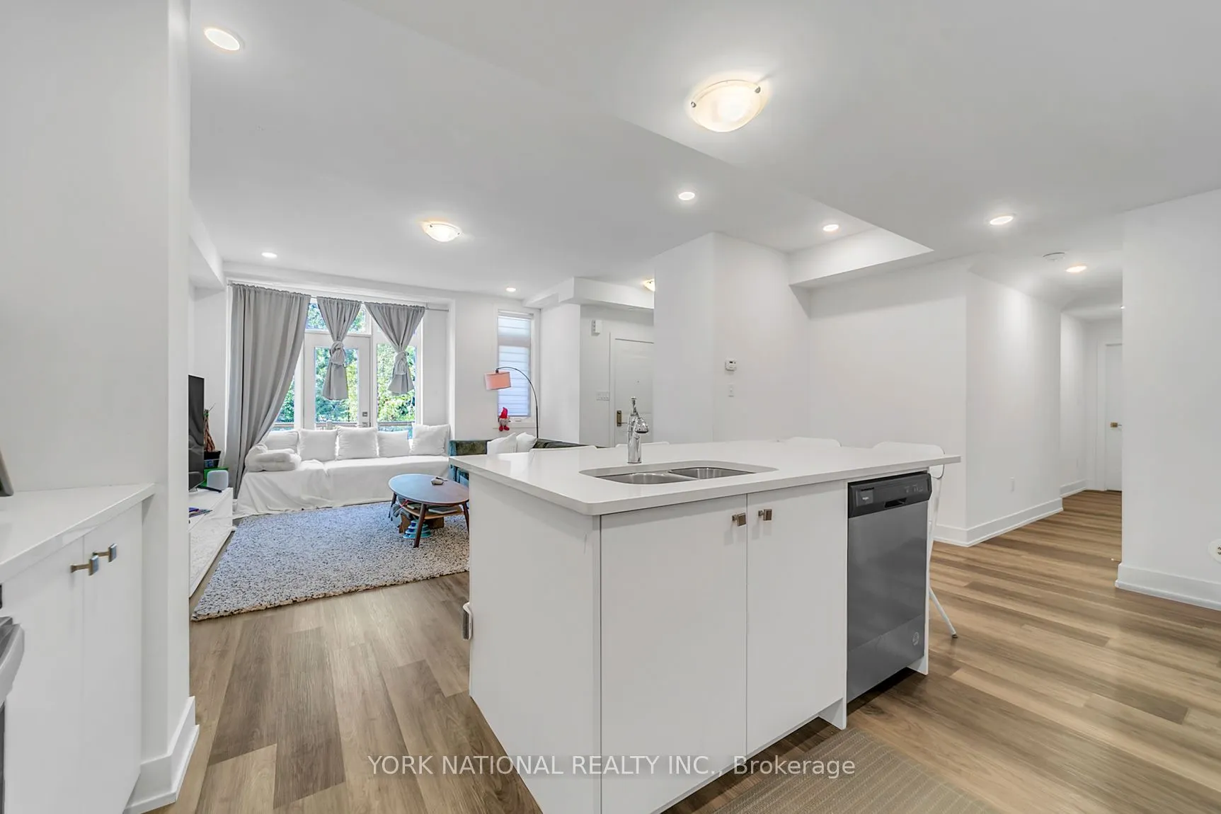3 Bond Crescent, #10