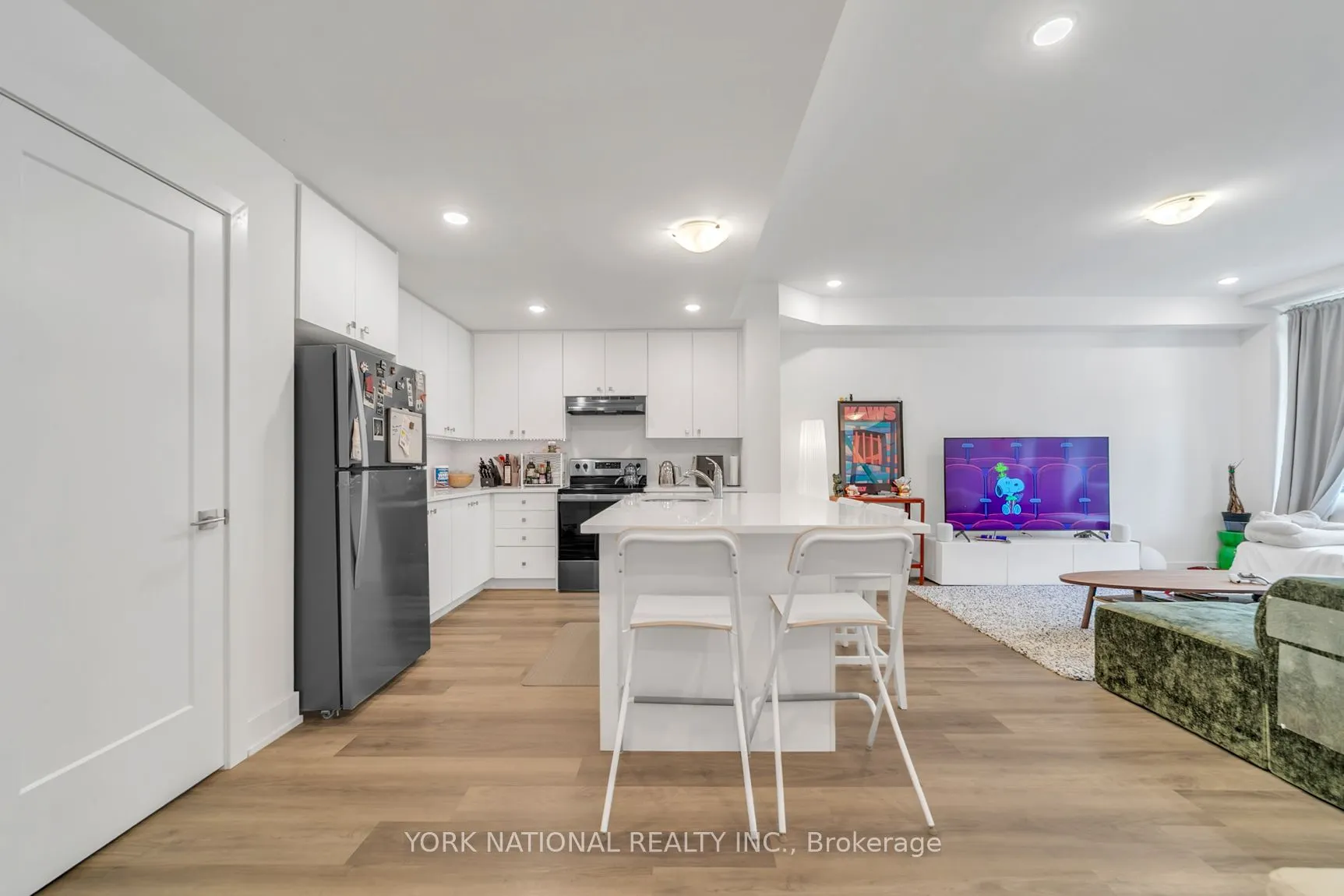 3 Bond Crescent, #10