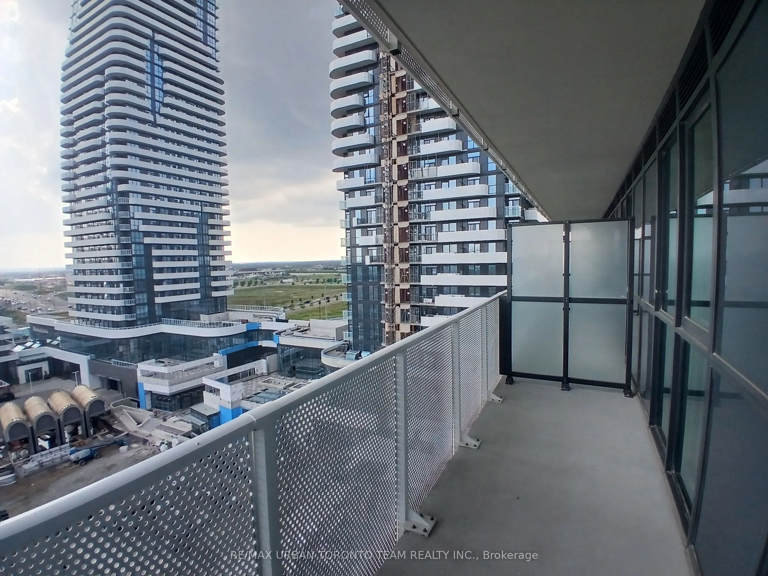 28 Interchange Way, #1116