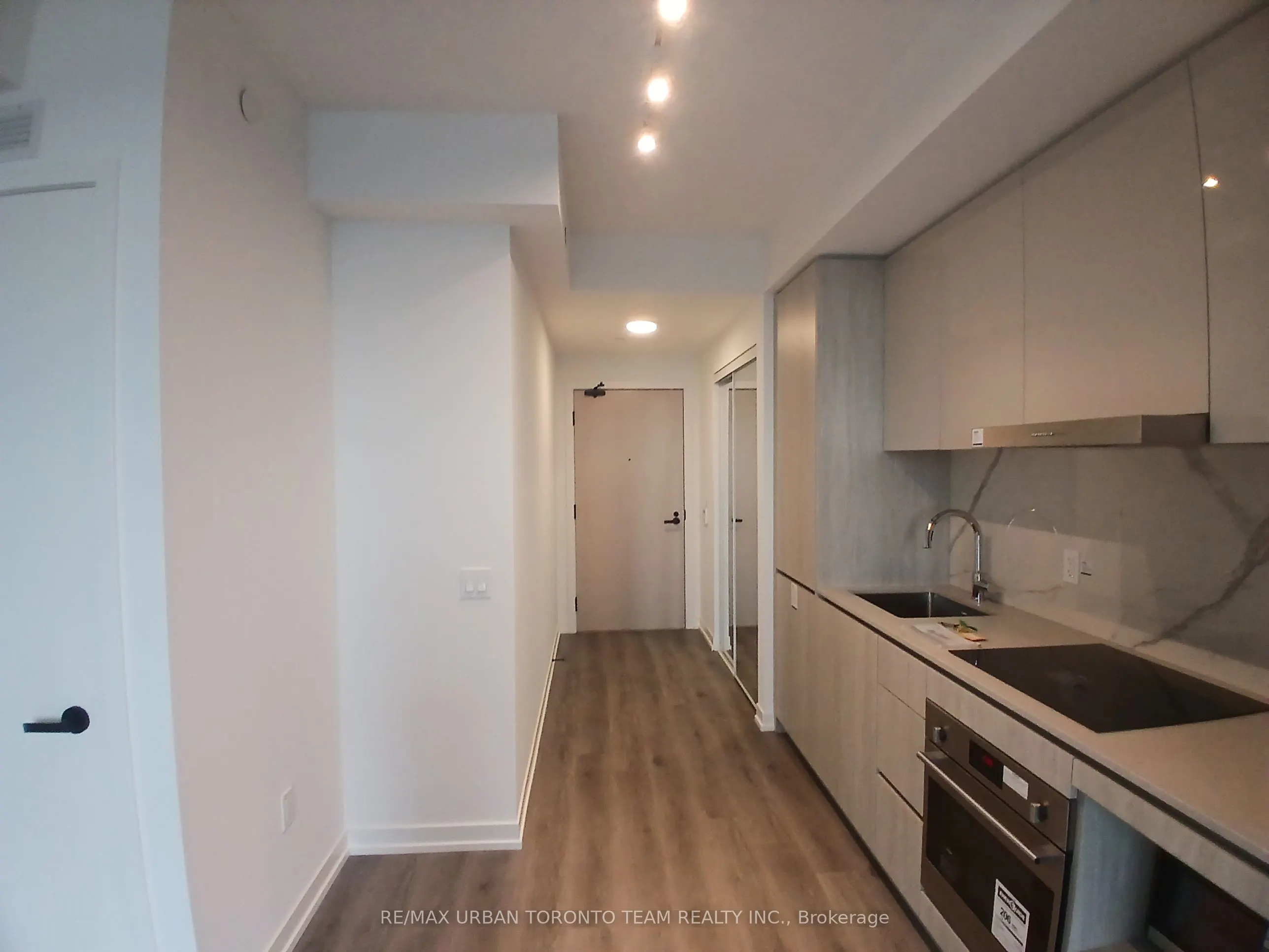 28 Interchange Way, #1116