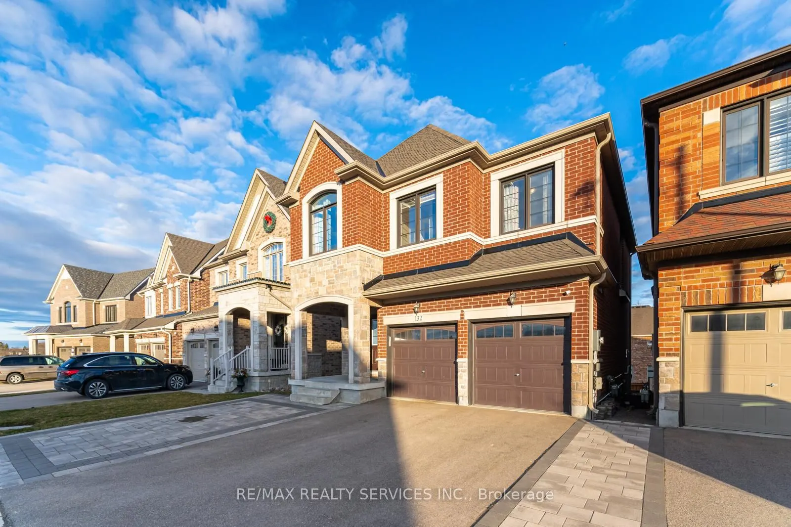 132 Meadow Vista Crescent