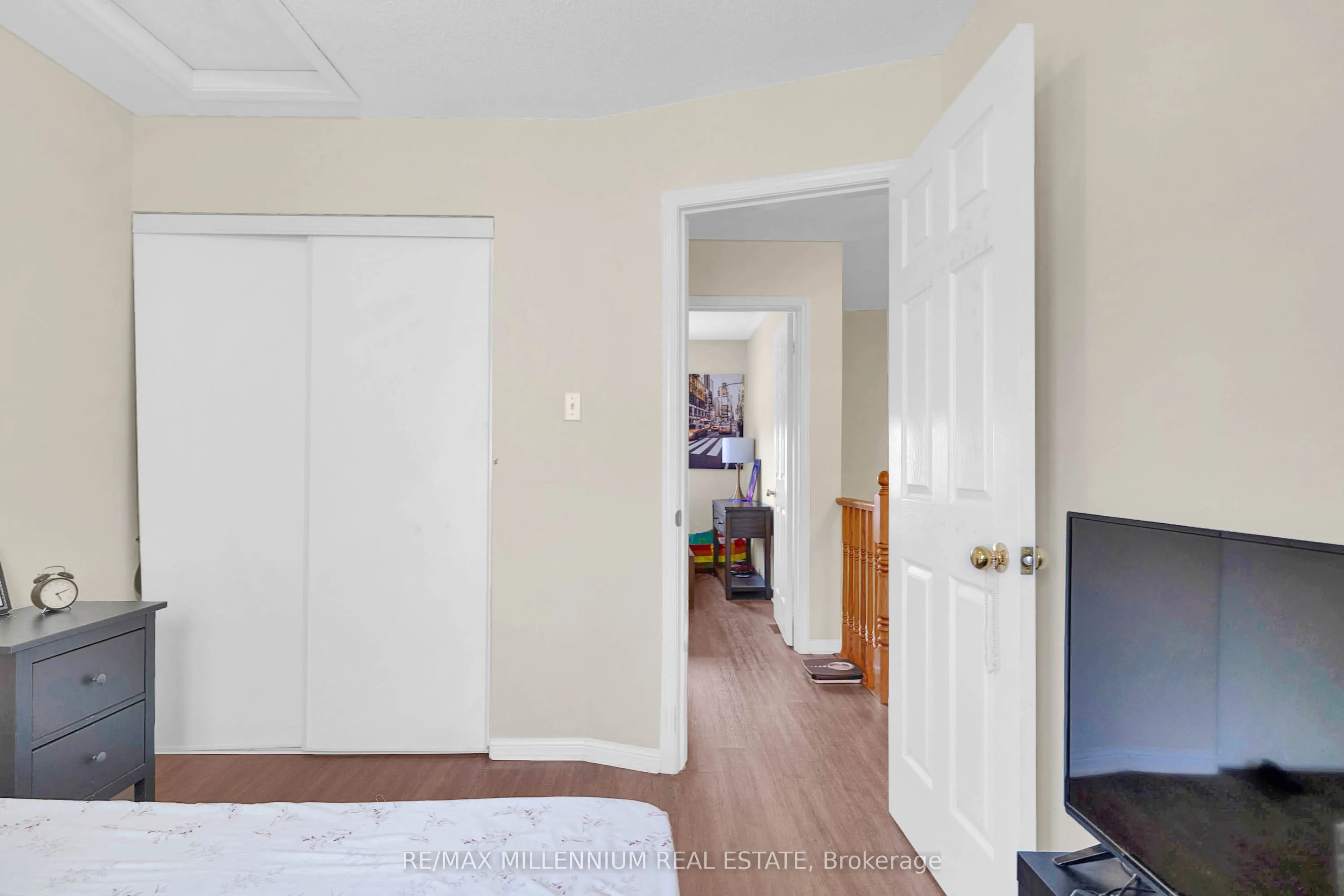 10 Mainland Crescent E