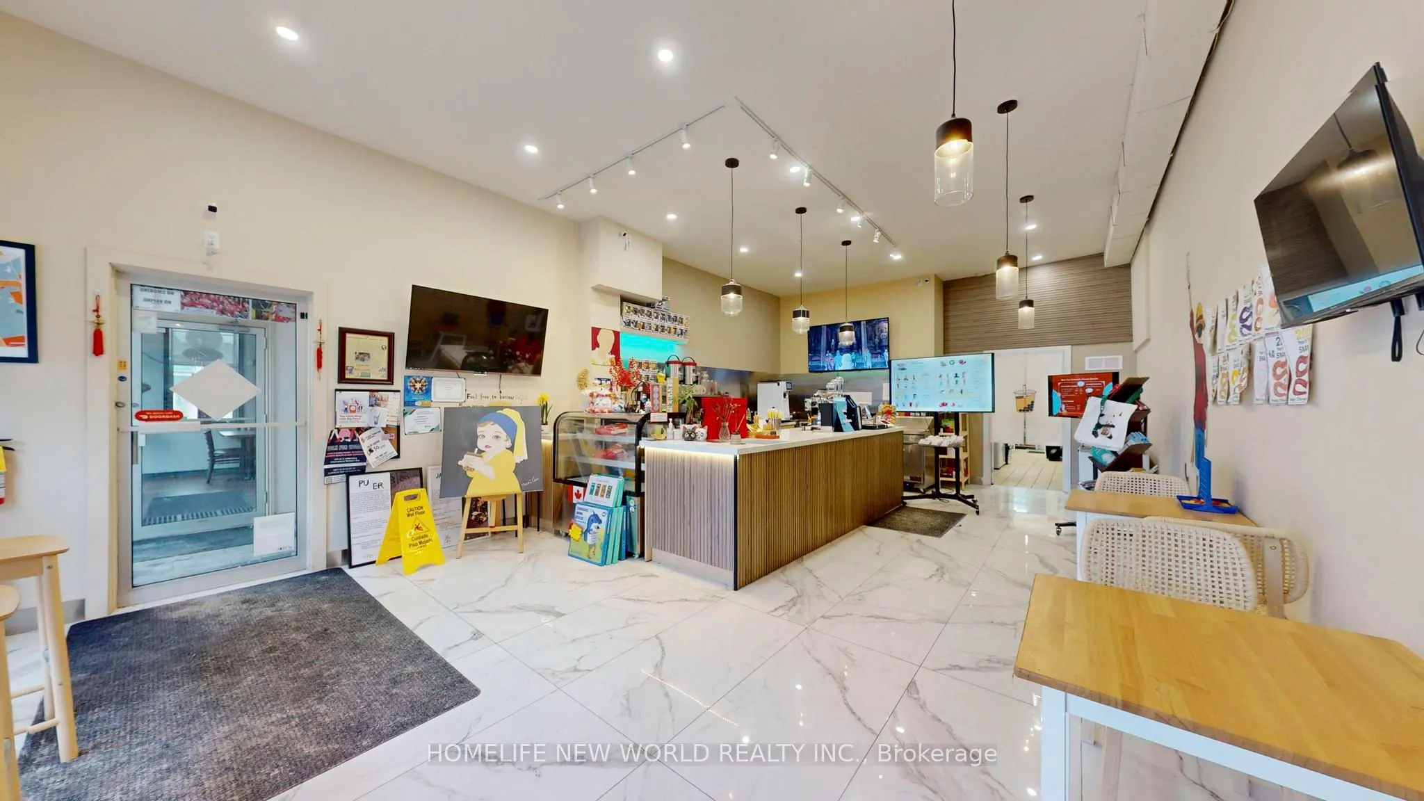 19 brock Street W