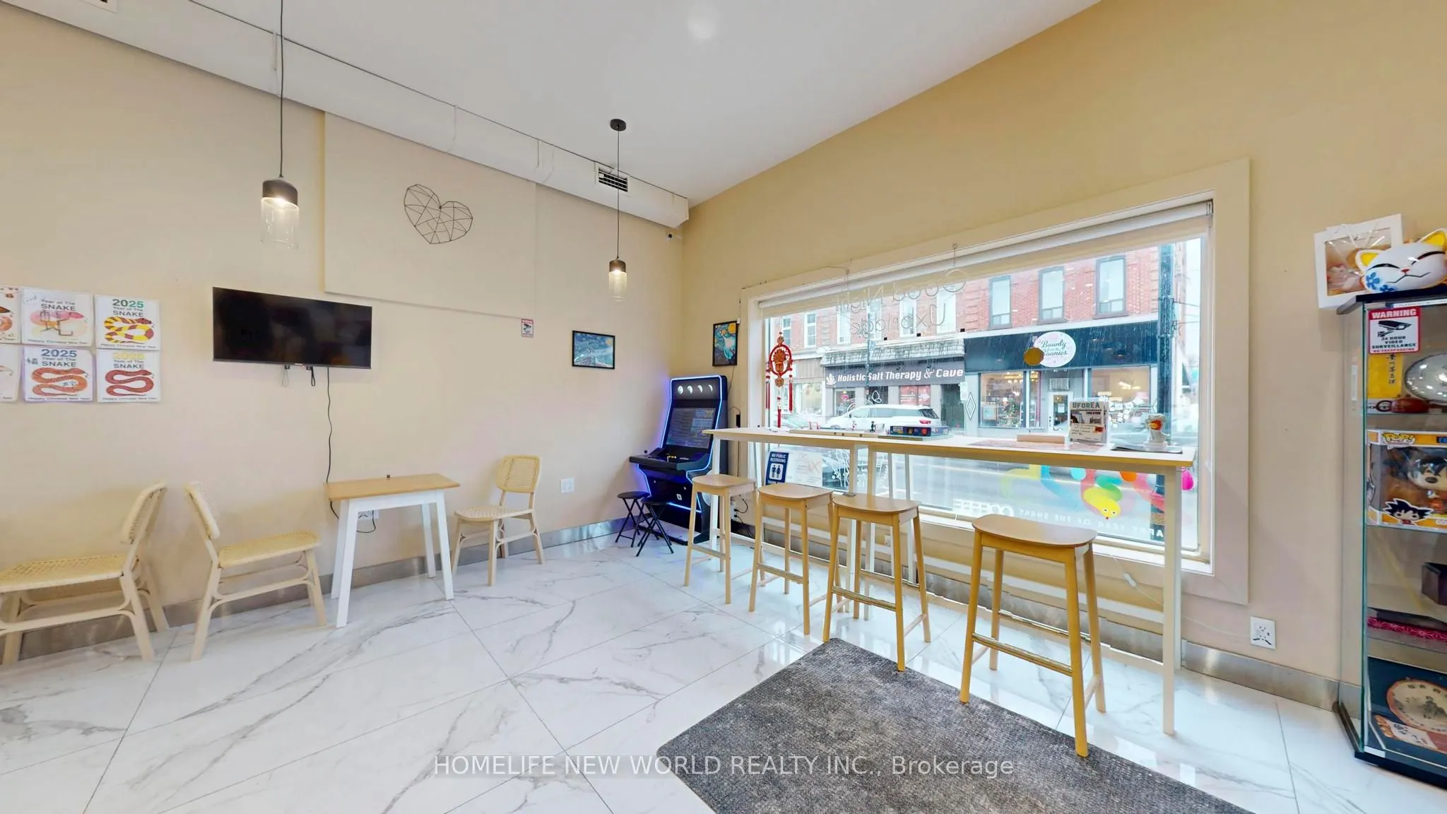 19 brock Street W
