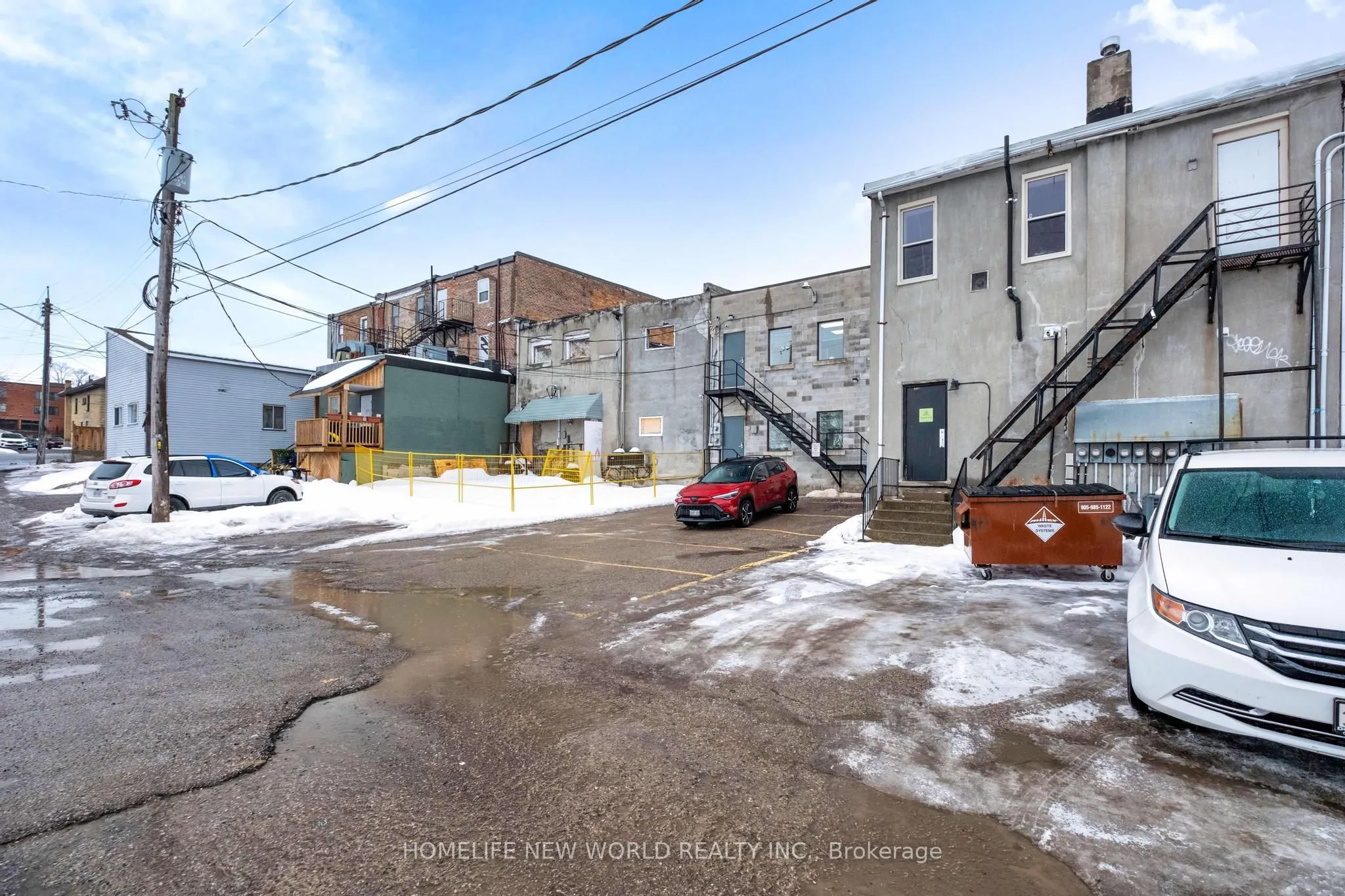 19 brock Street W