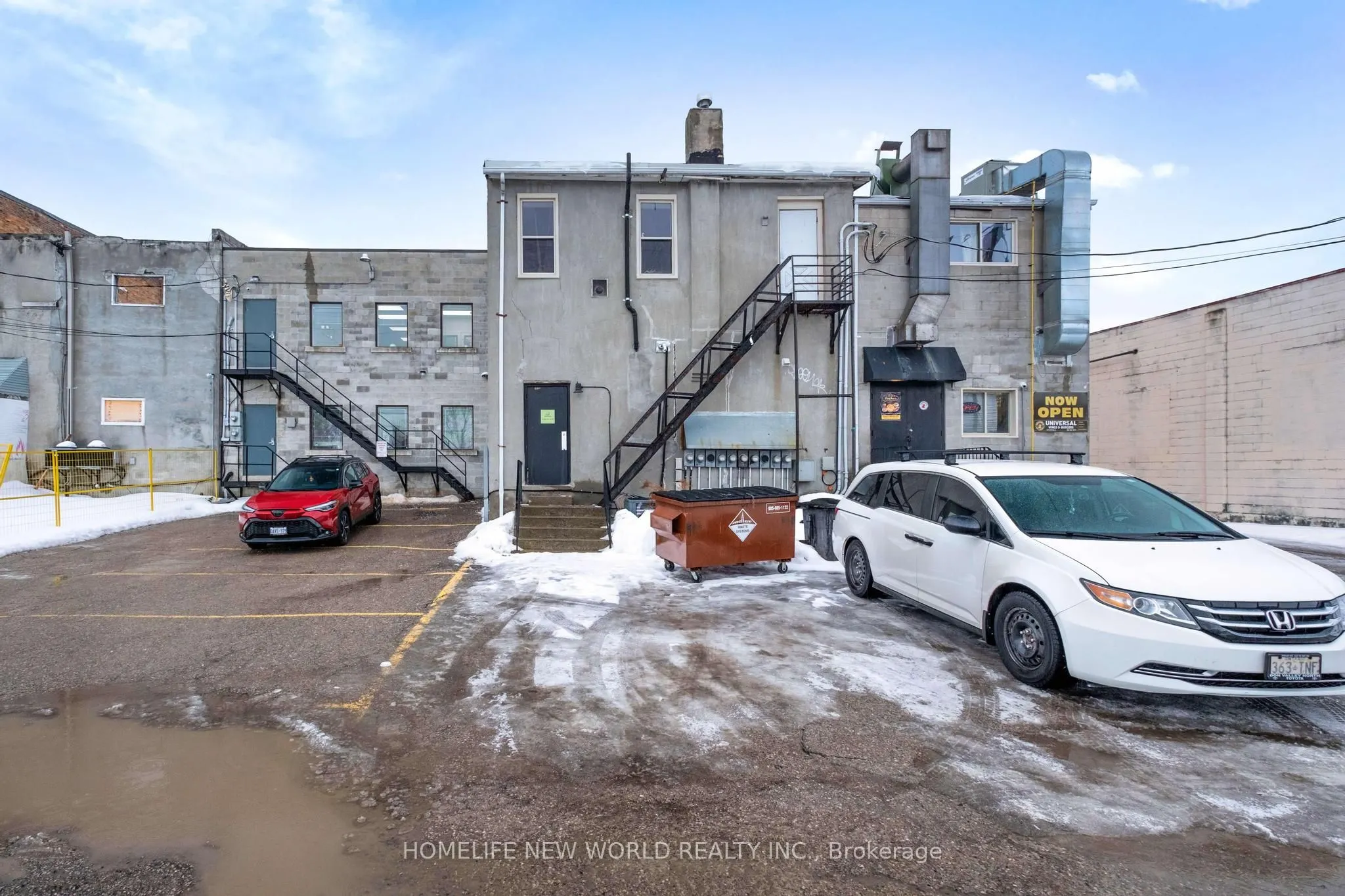 19 brock Street W