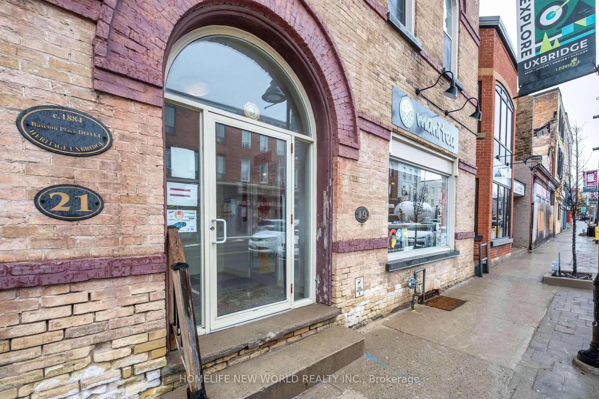 19 brock Street W