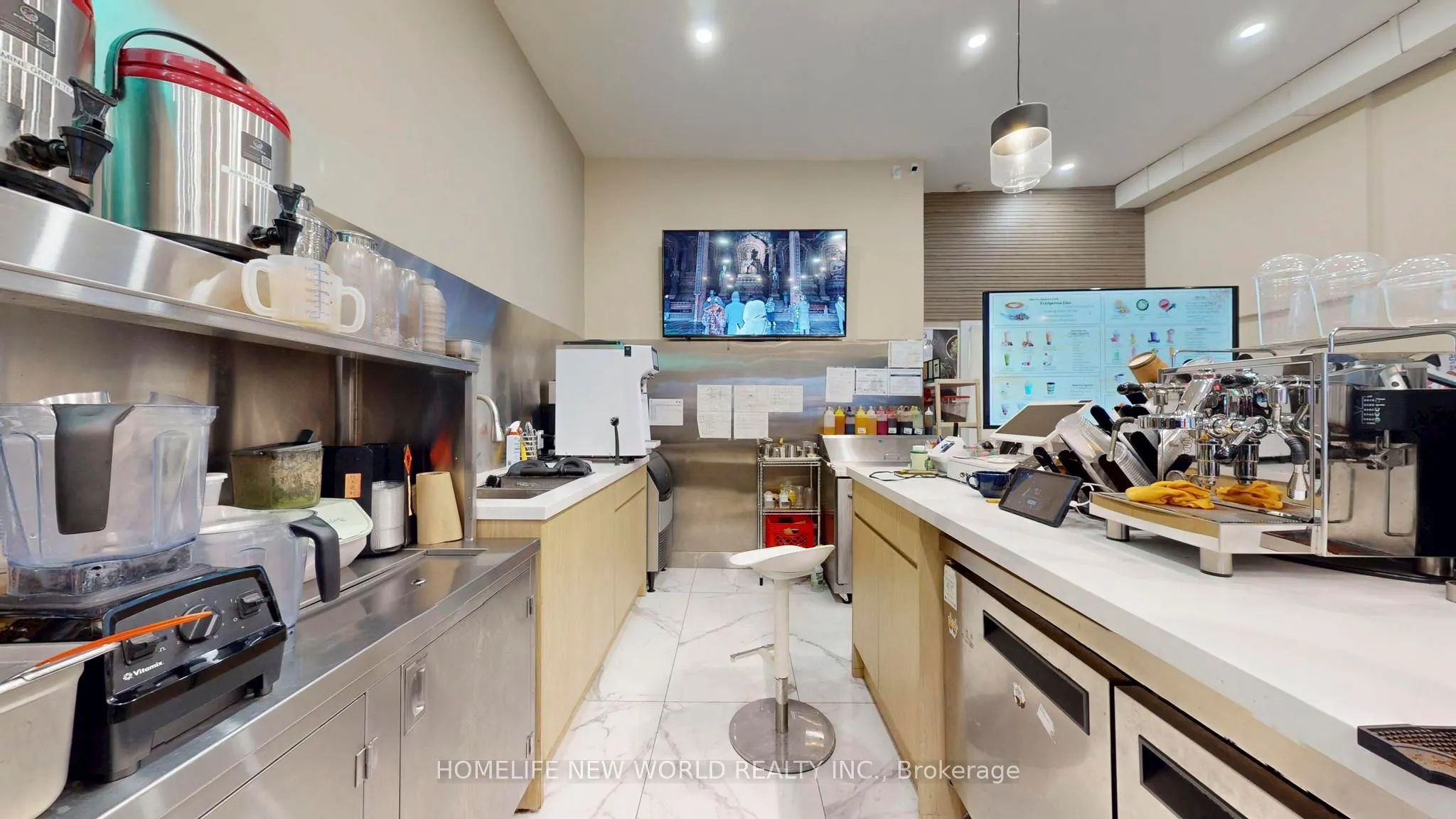 19 brock Street W