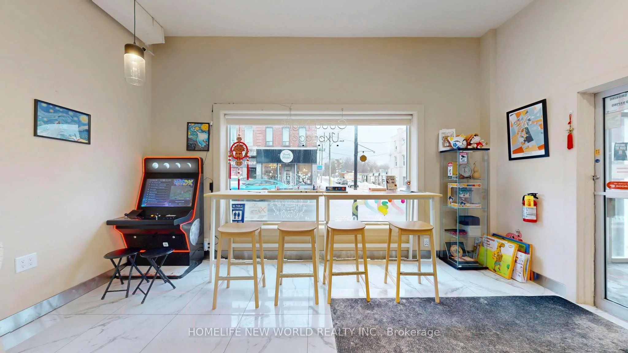 19 brock Street W