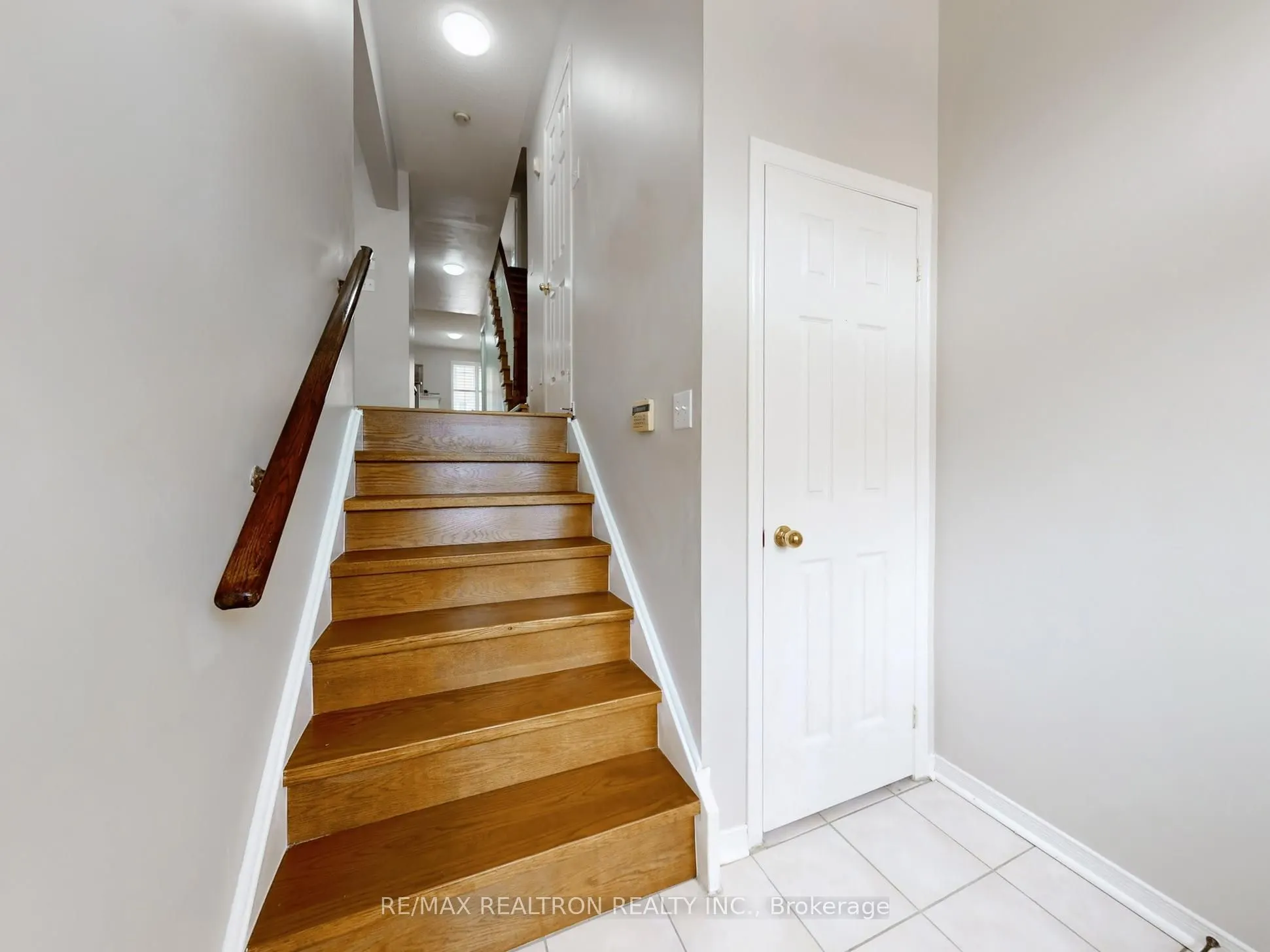 8 Coburg Crescent