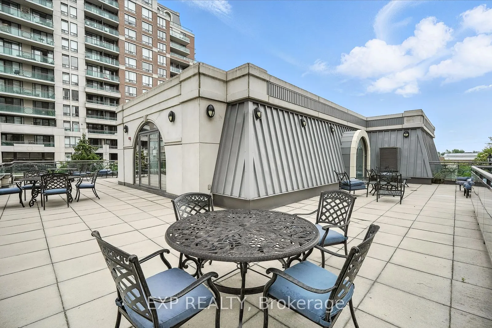 350 Red Maple Road, #505