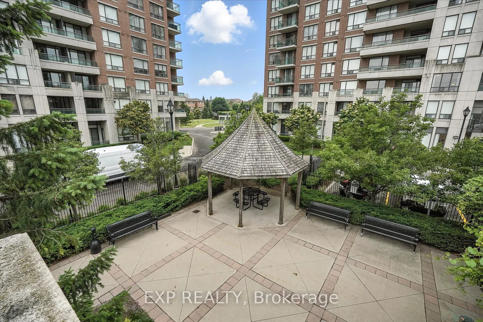 350 Red Maple Road, #505