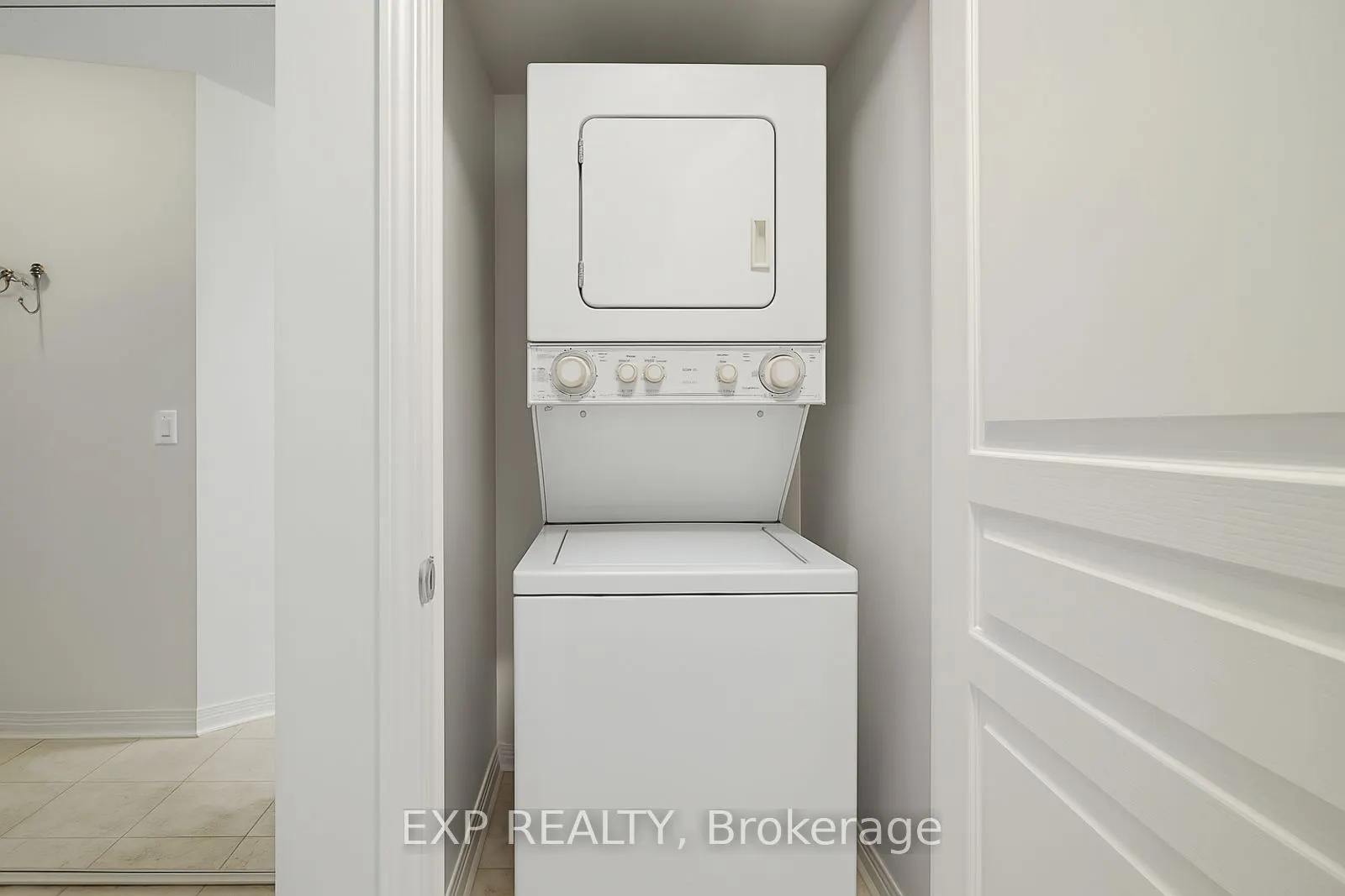 350 Red Maple Road, #505