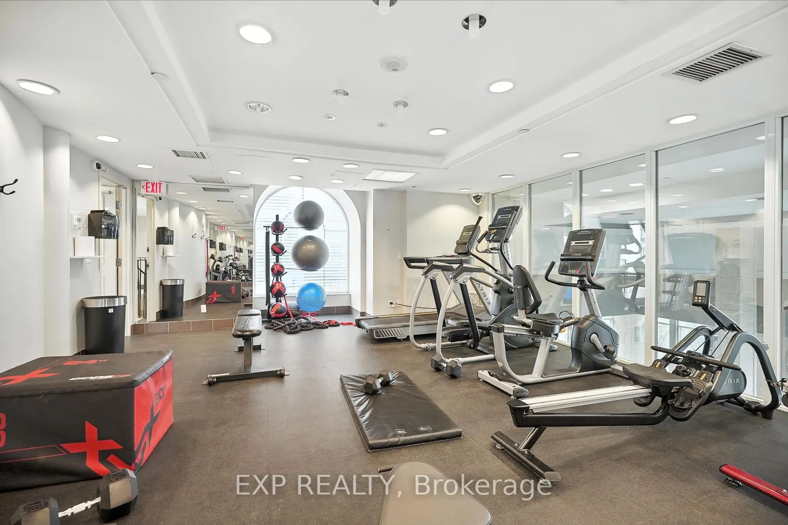 350 Red Maple Road, #505