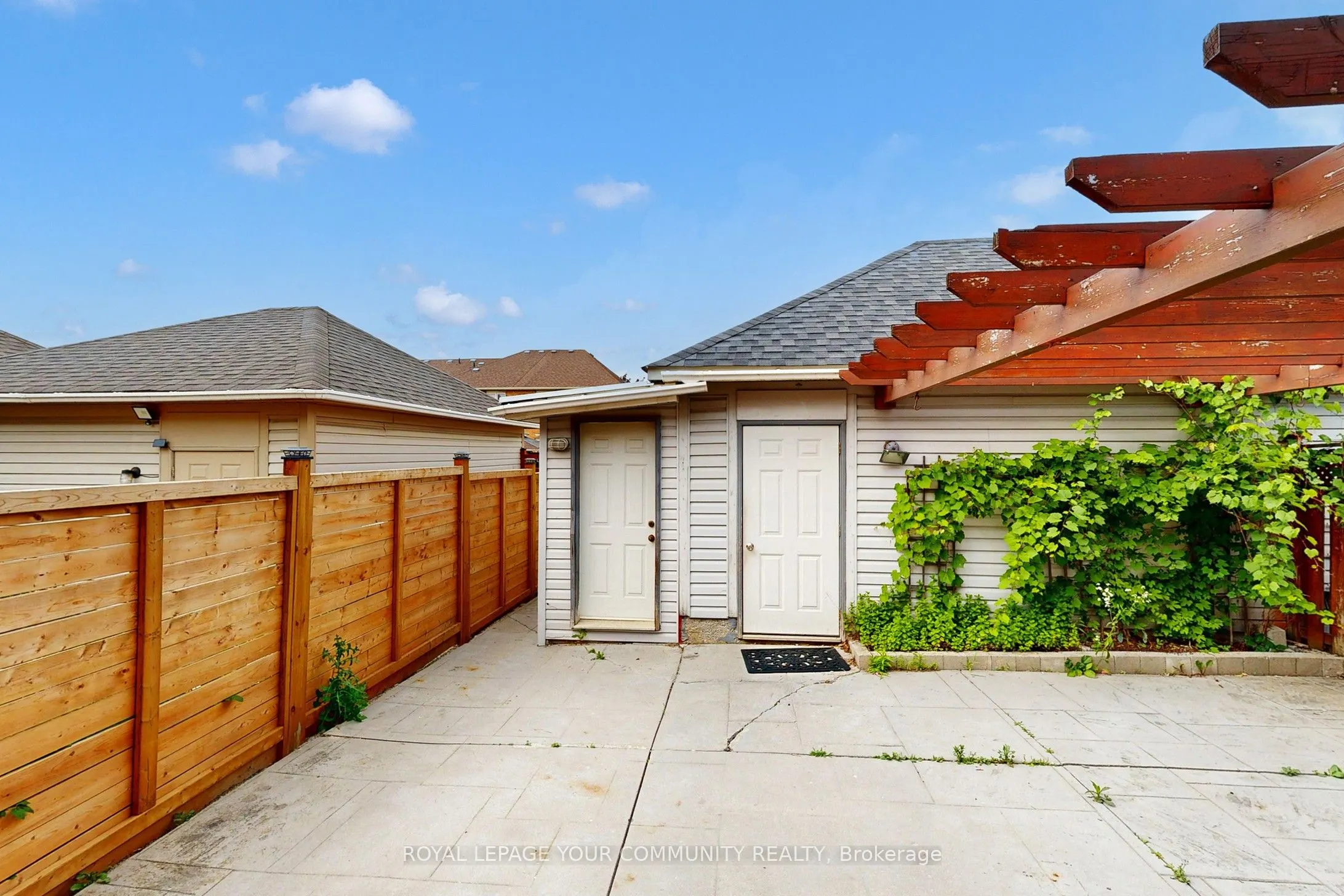 199 Equator Crescent