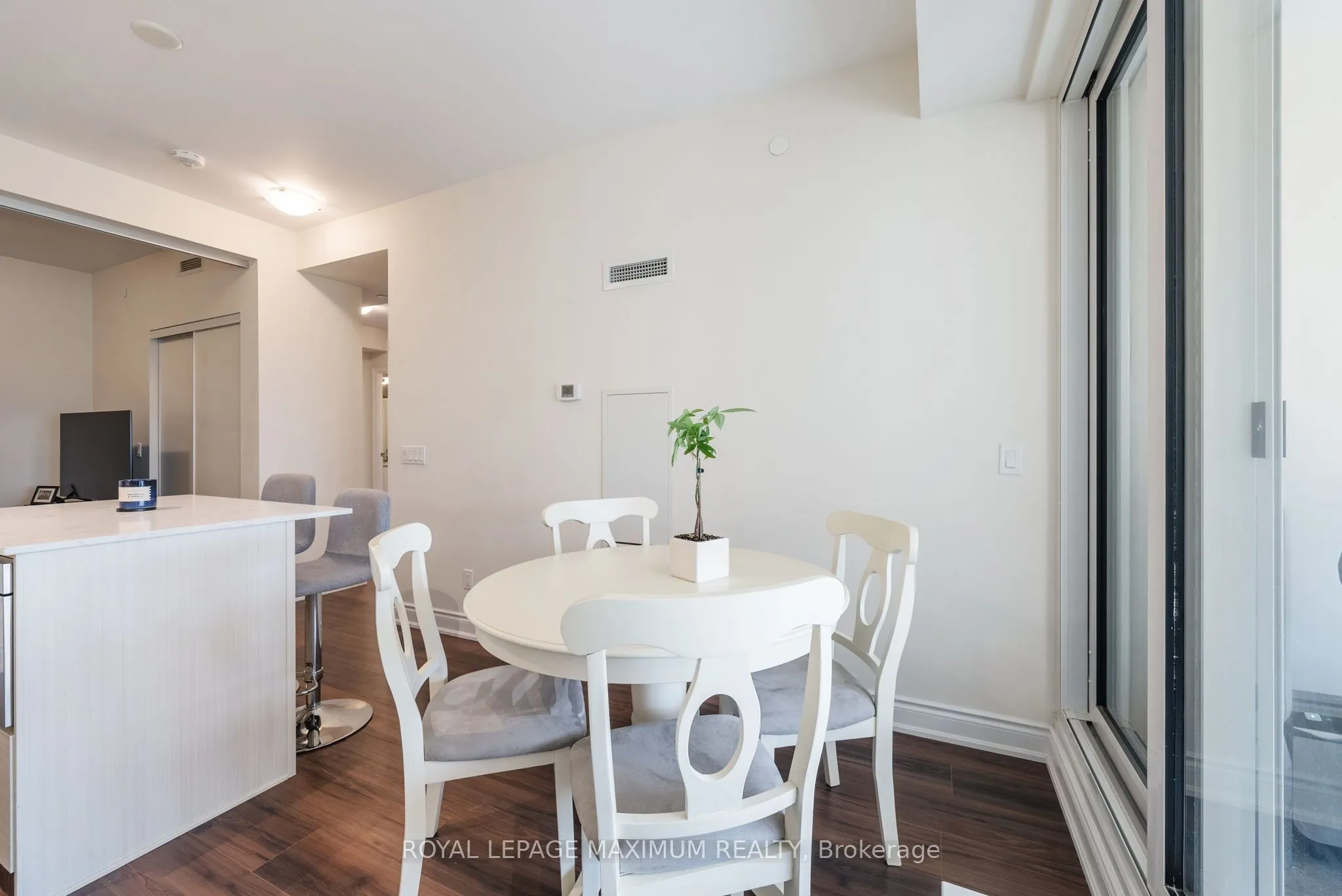 9075 Jane Street #1804