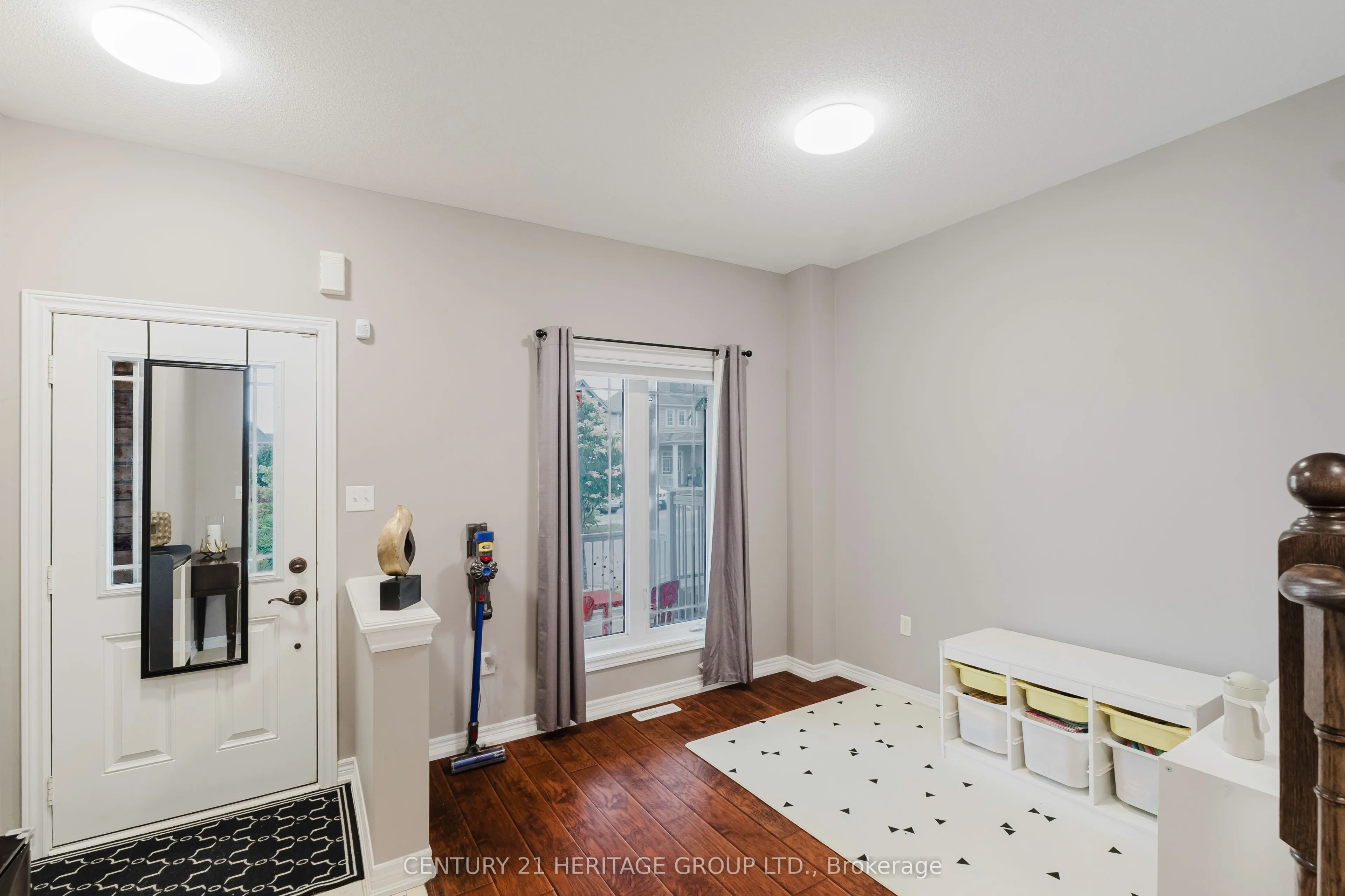 32 Grey Wing Avenue