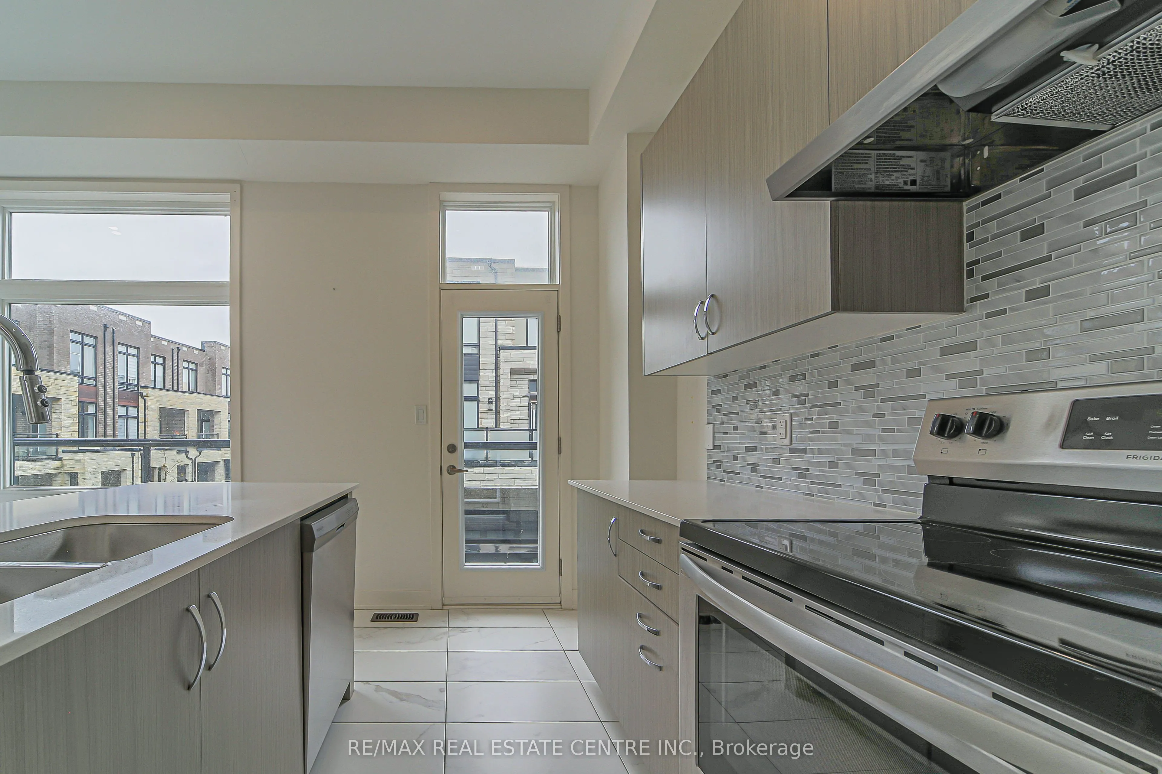 41 Gerussi Street