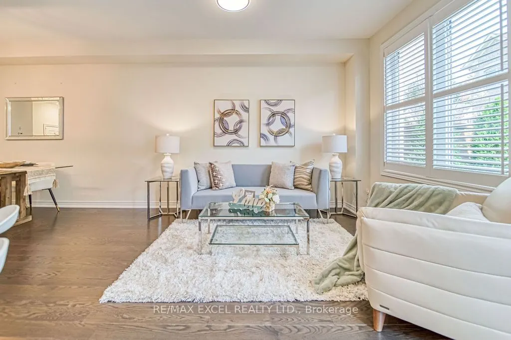 43 DURBLEE Avenue