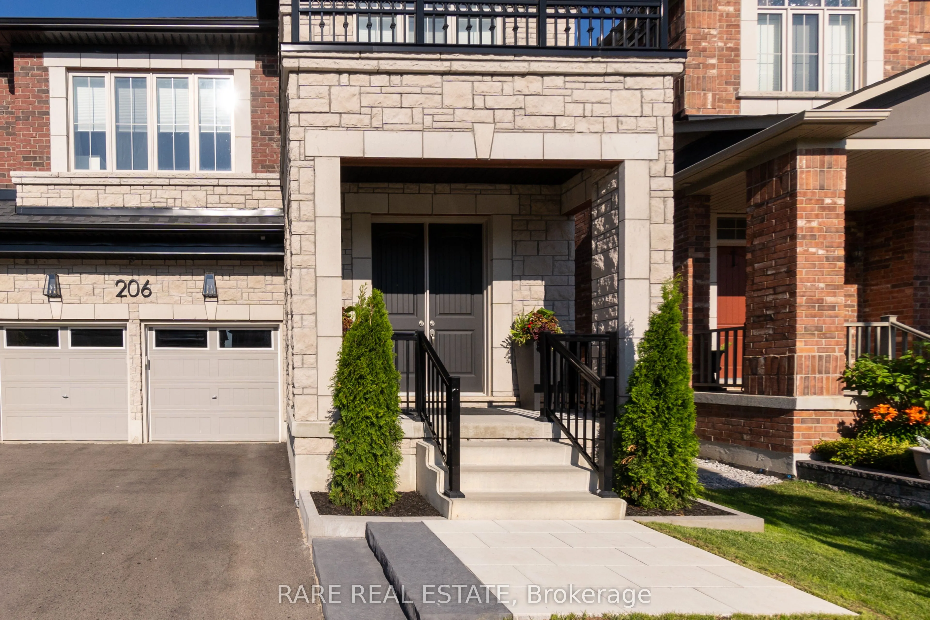 206 Stevenson Crescent