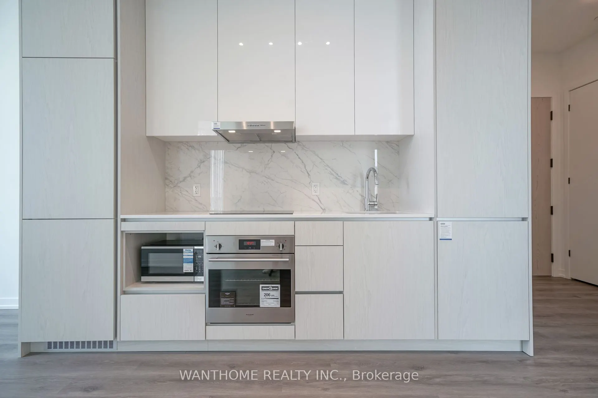 28 Interchange Way, #617