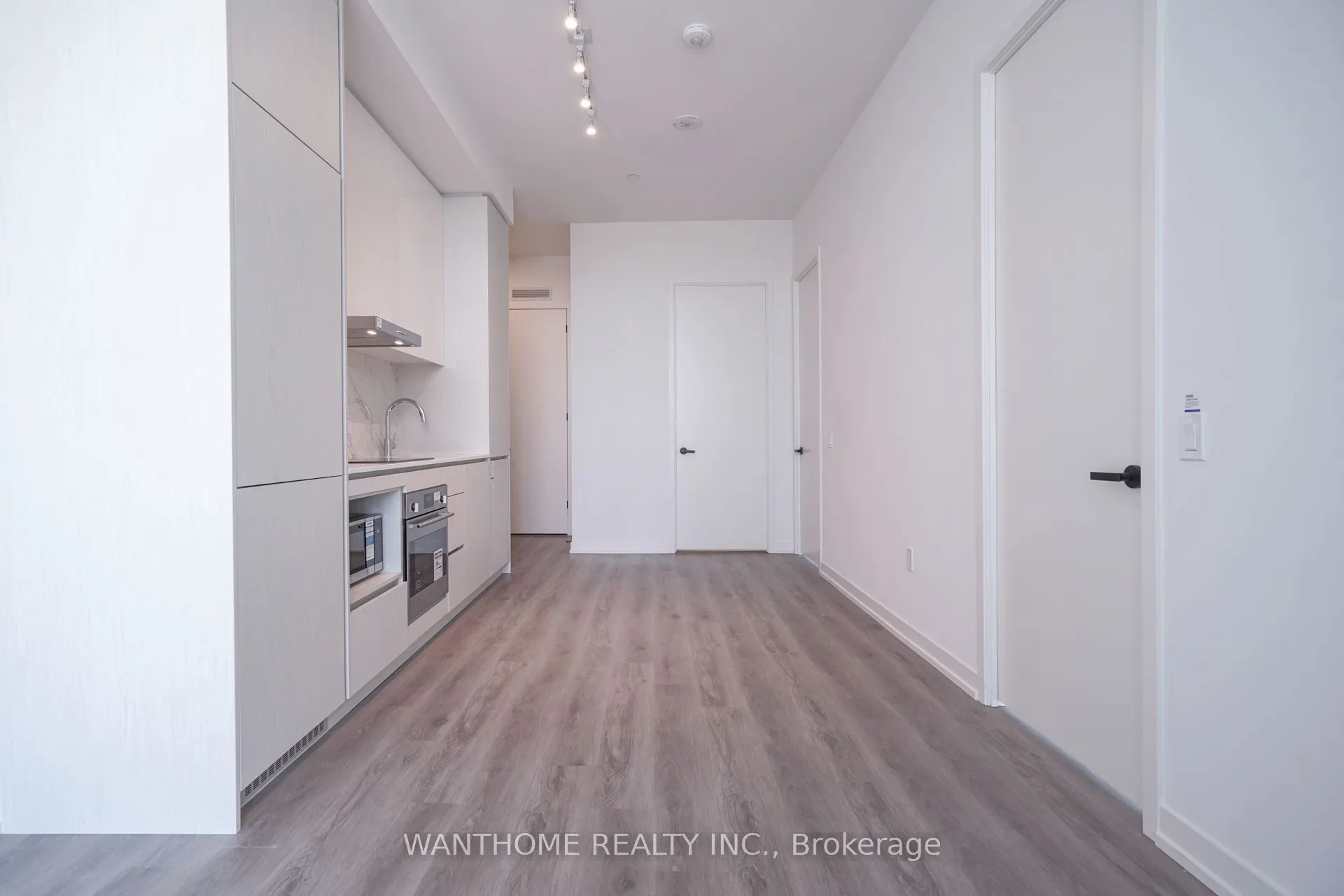 28 Interchange Way, #617