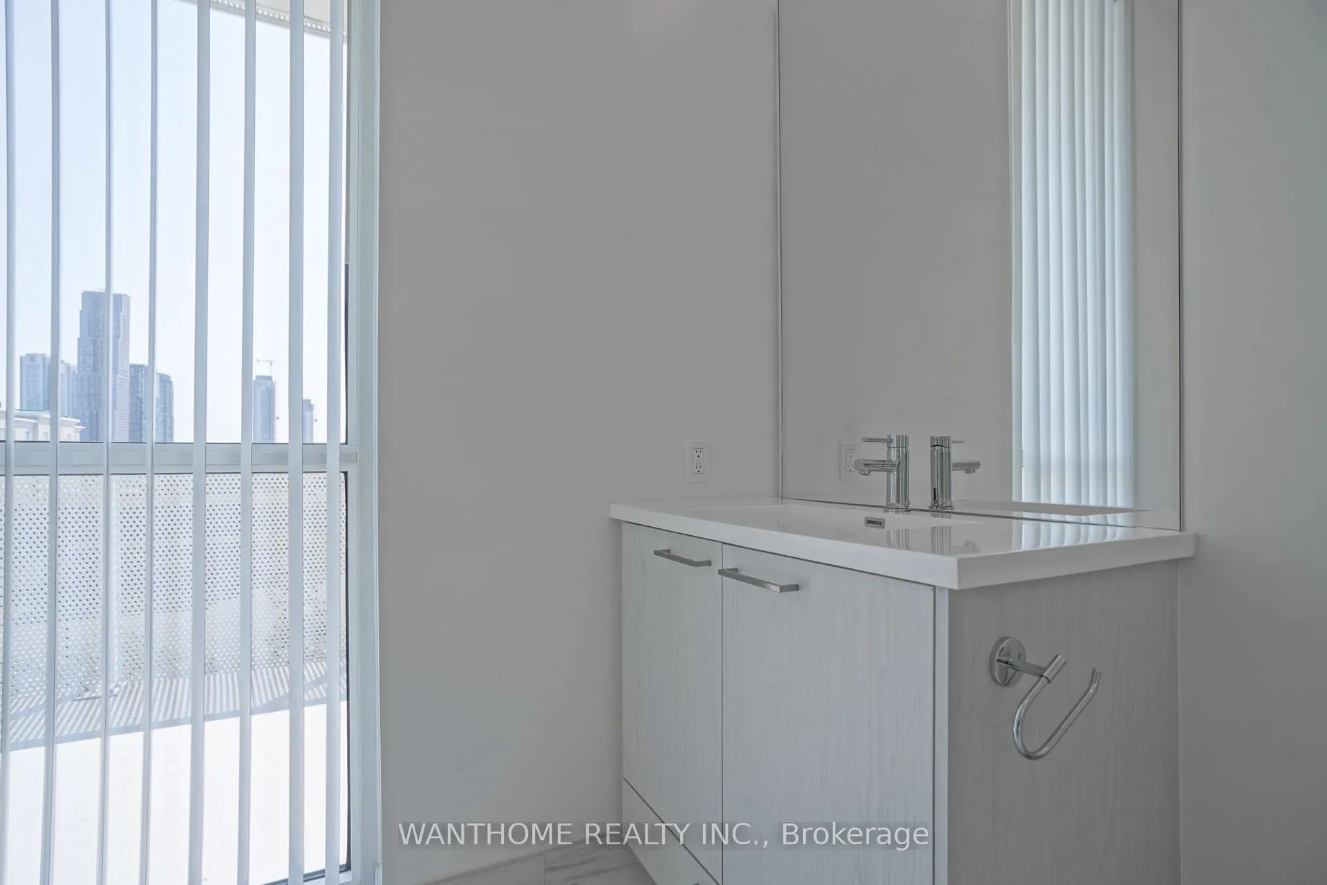 28 Interchange Way, #617