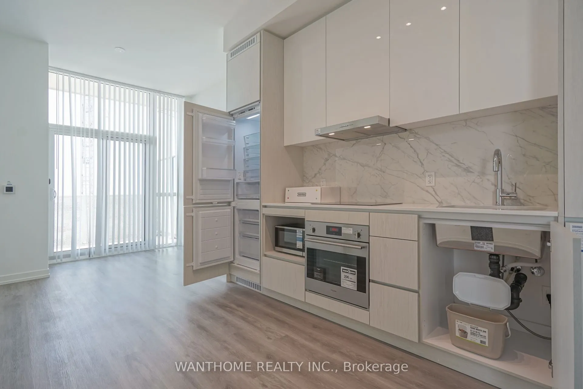 28 Interchange Way, #617