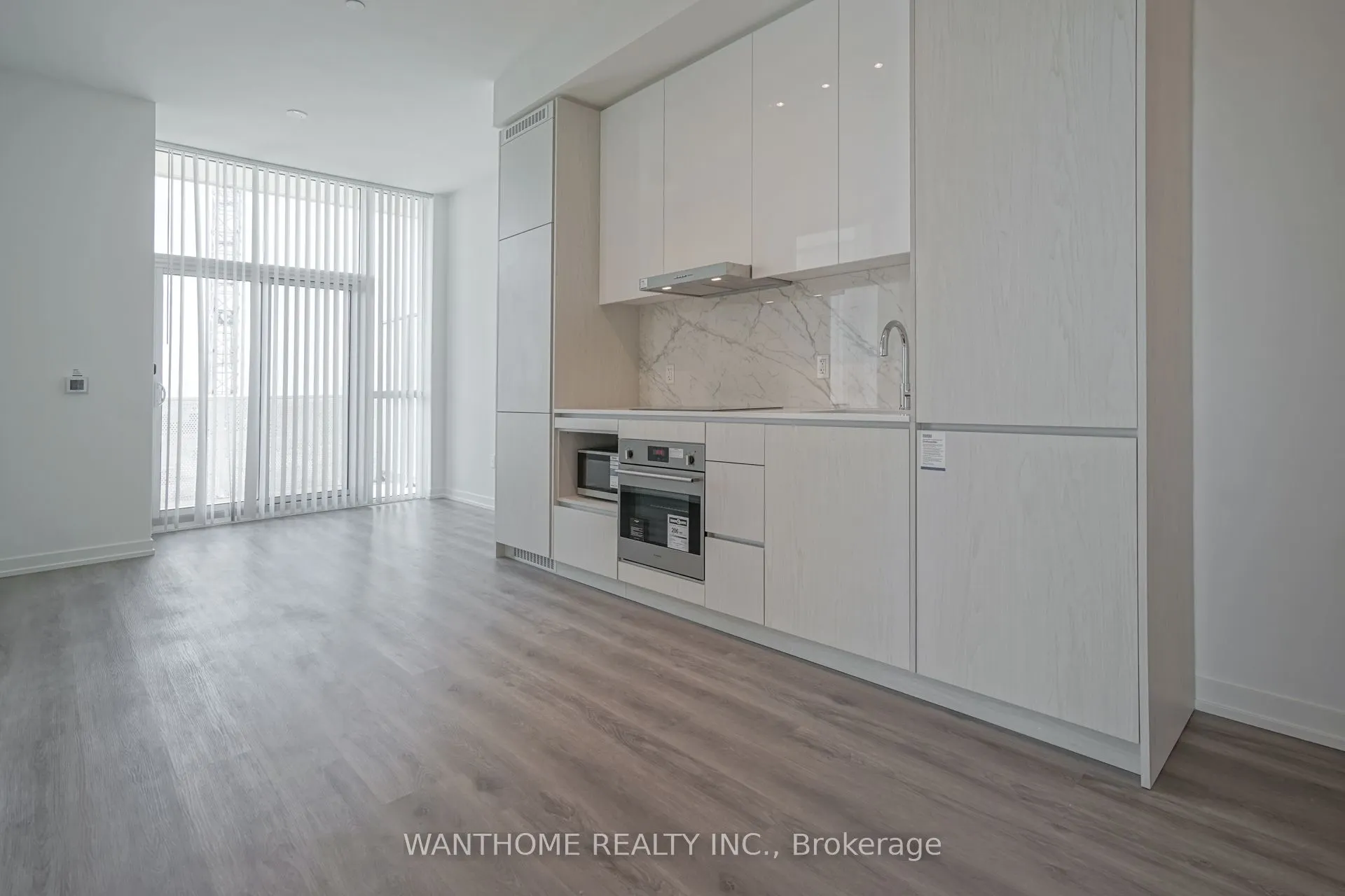 28 Interchange Way, #617