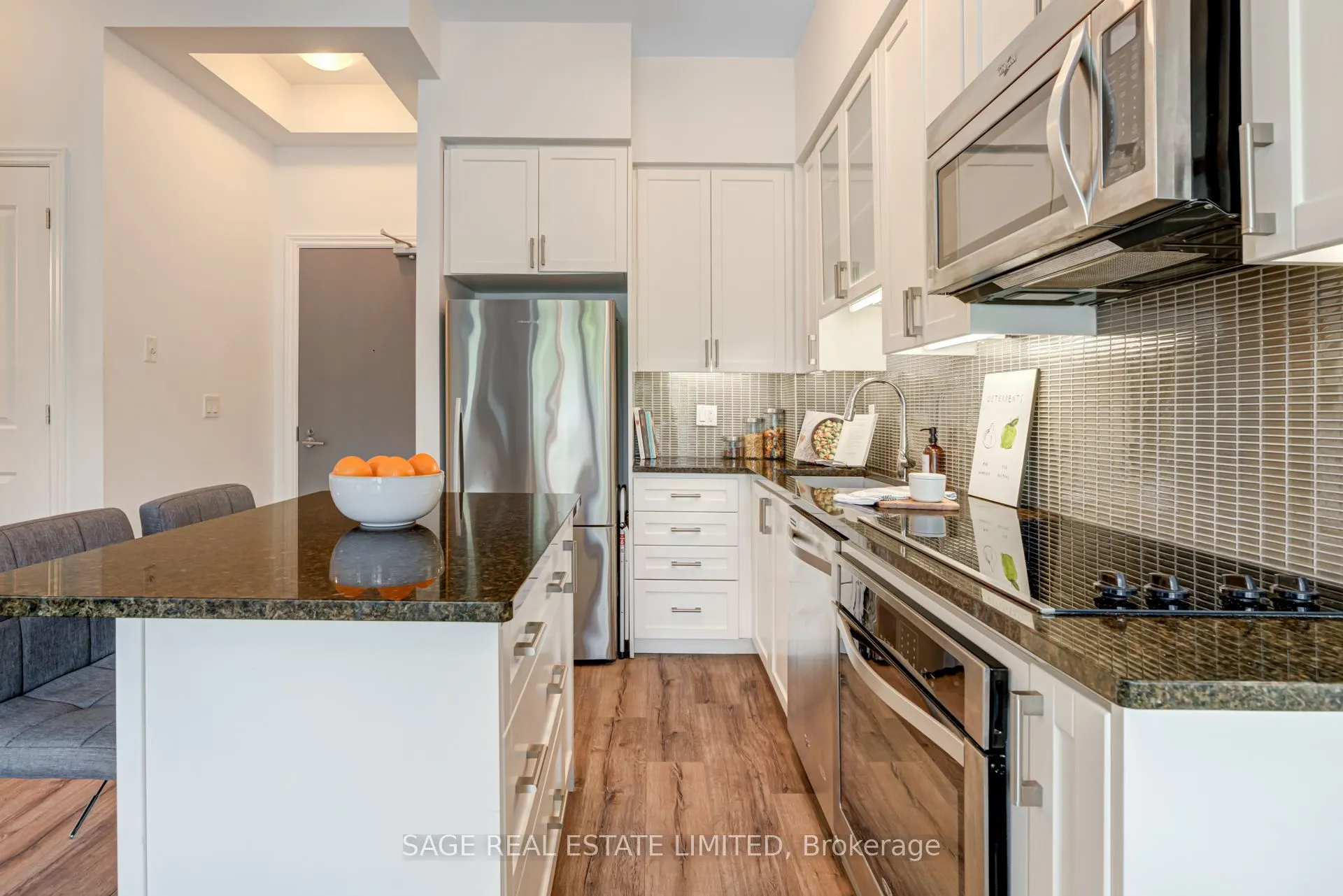 9090 Yonge Street, #102B