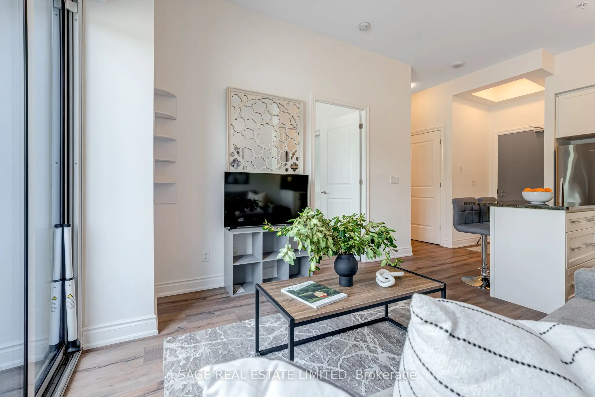 9090 Yonge Street, #102B