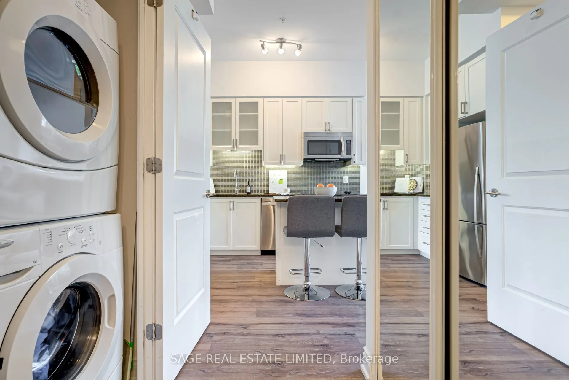 9090 Yonge Street, #102B