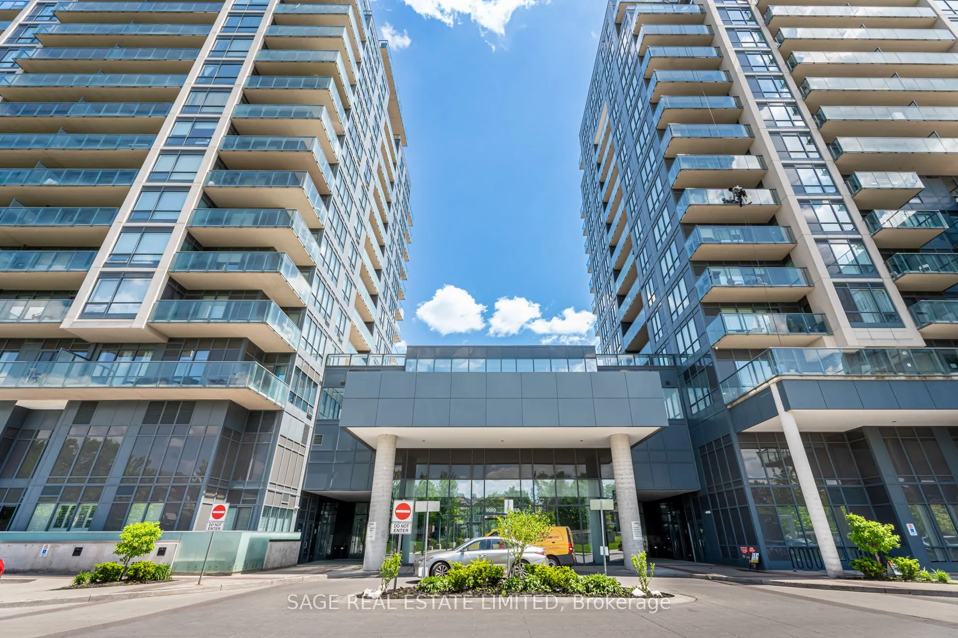 9090 Yonge Street, #102B