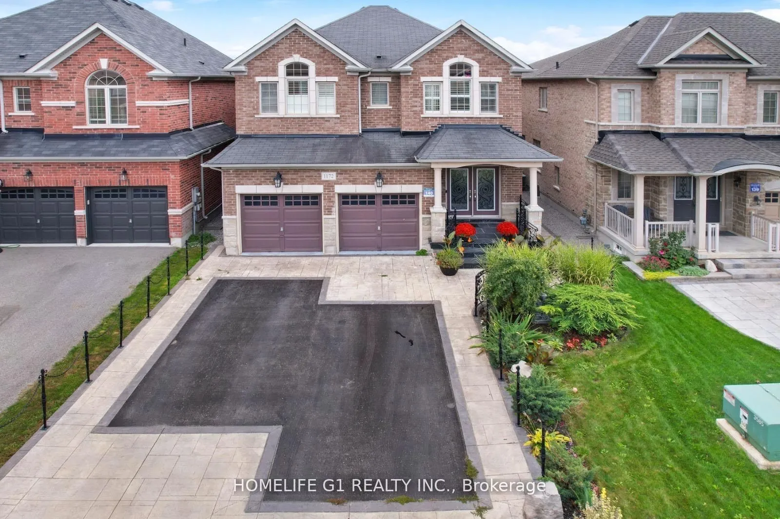1172 Blencowe Crescent