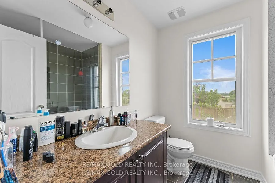 10 Porter Avenue W, #25